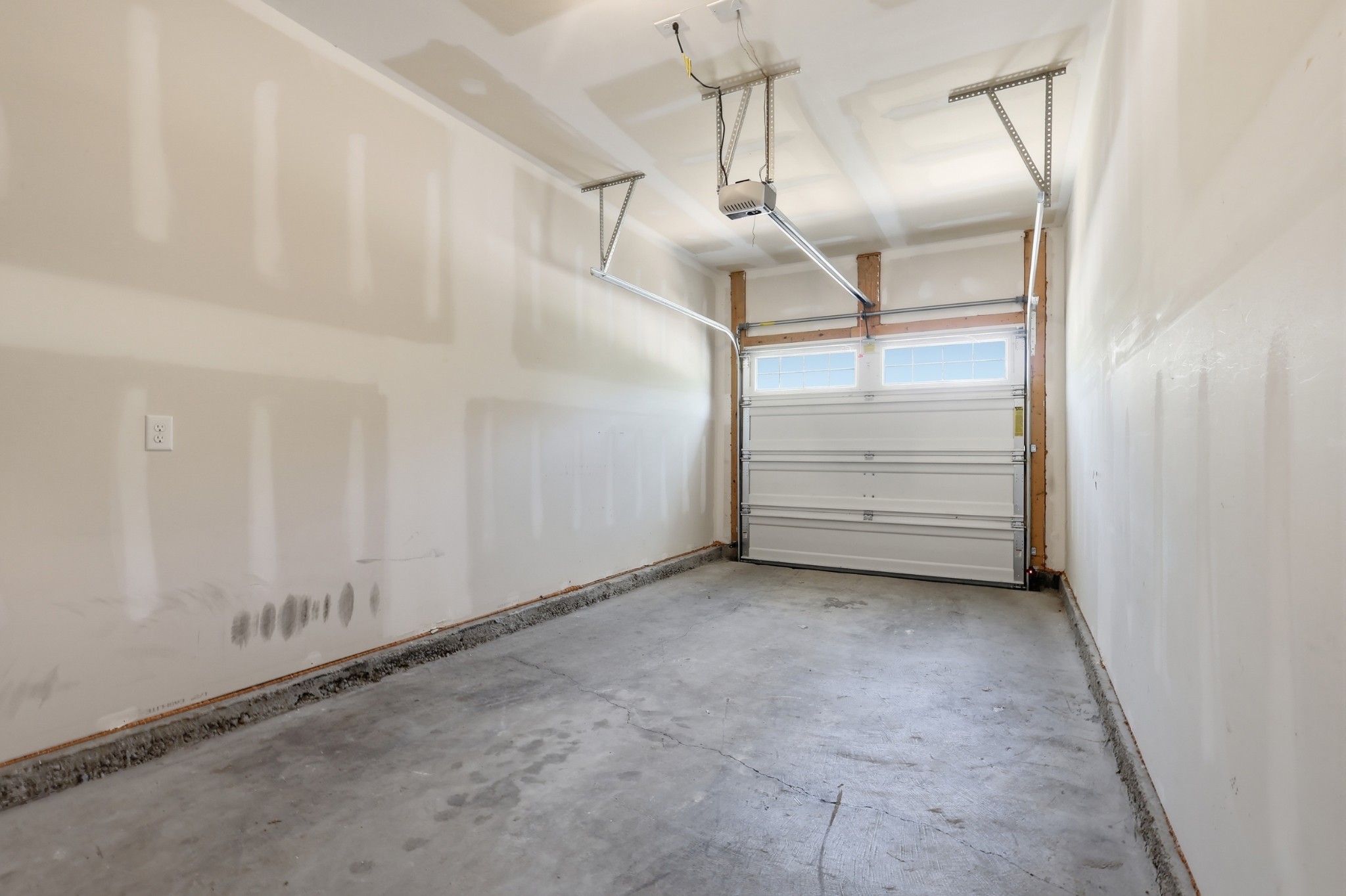 805 Kennear Ln