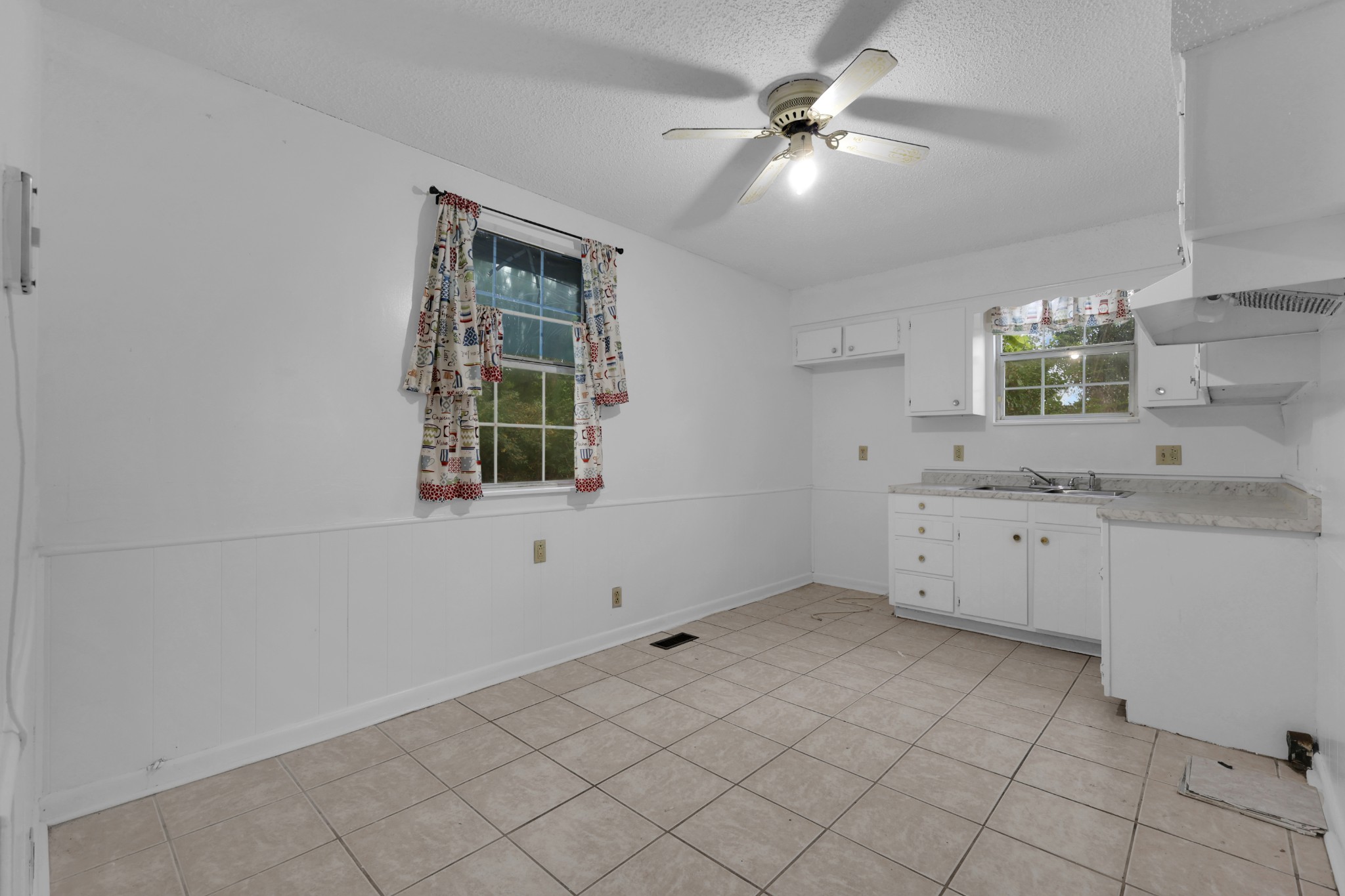 121 Apollo Ct, W