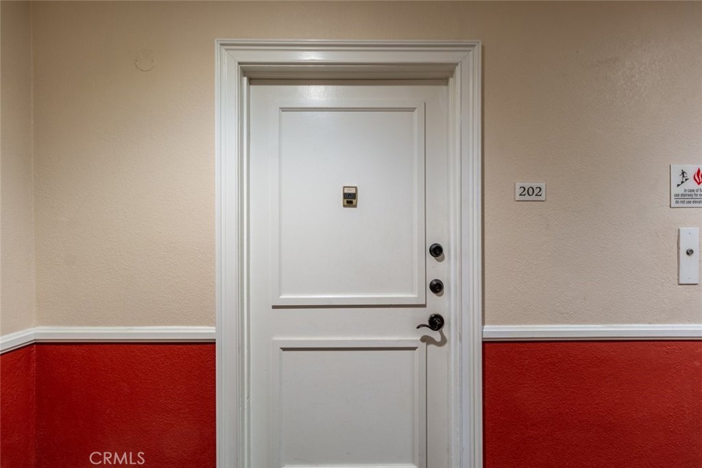 15344 Weddington Street 202