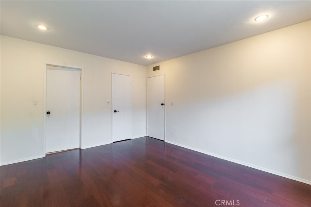 15344 Weddington Street 202