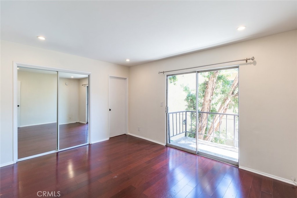 15344 Weddington Street 202