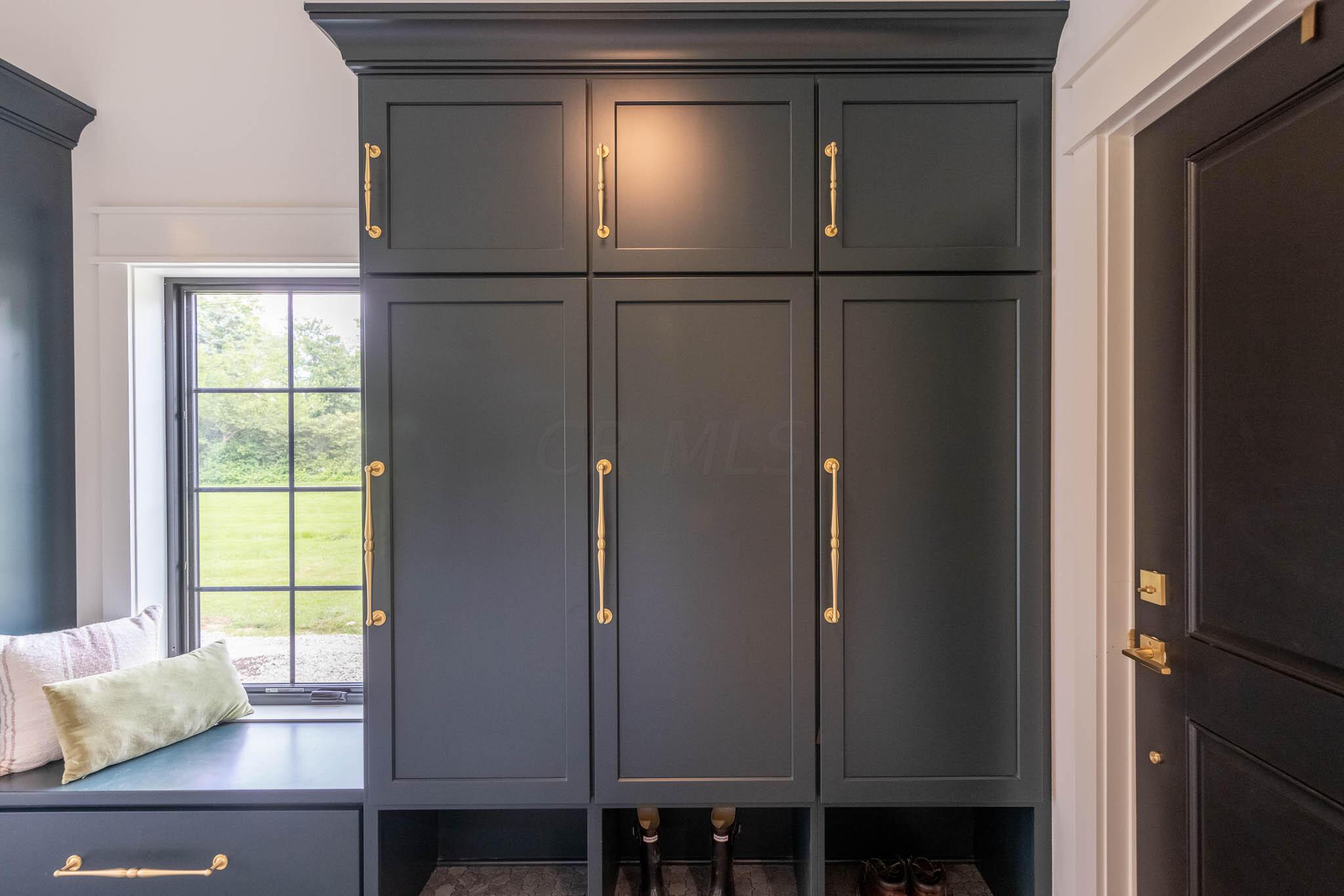 4433 Seldom Seen Road