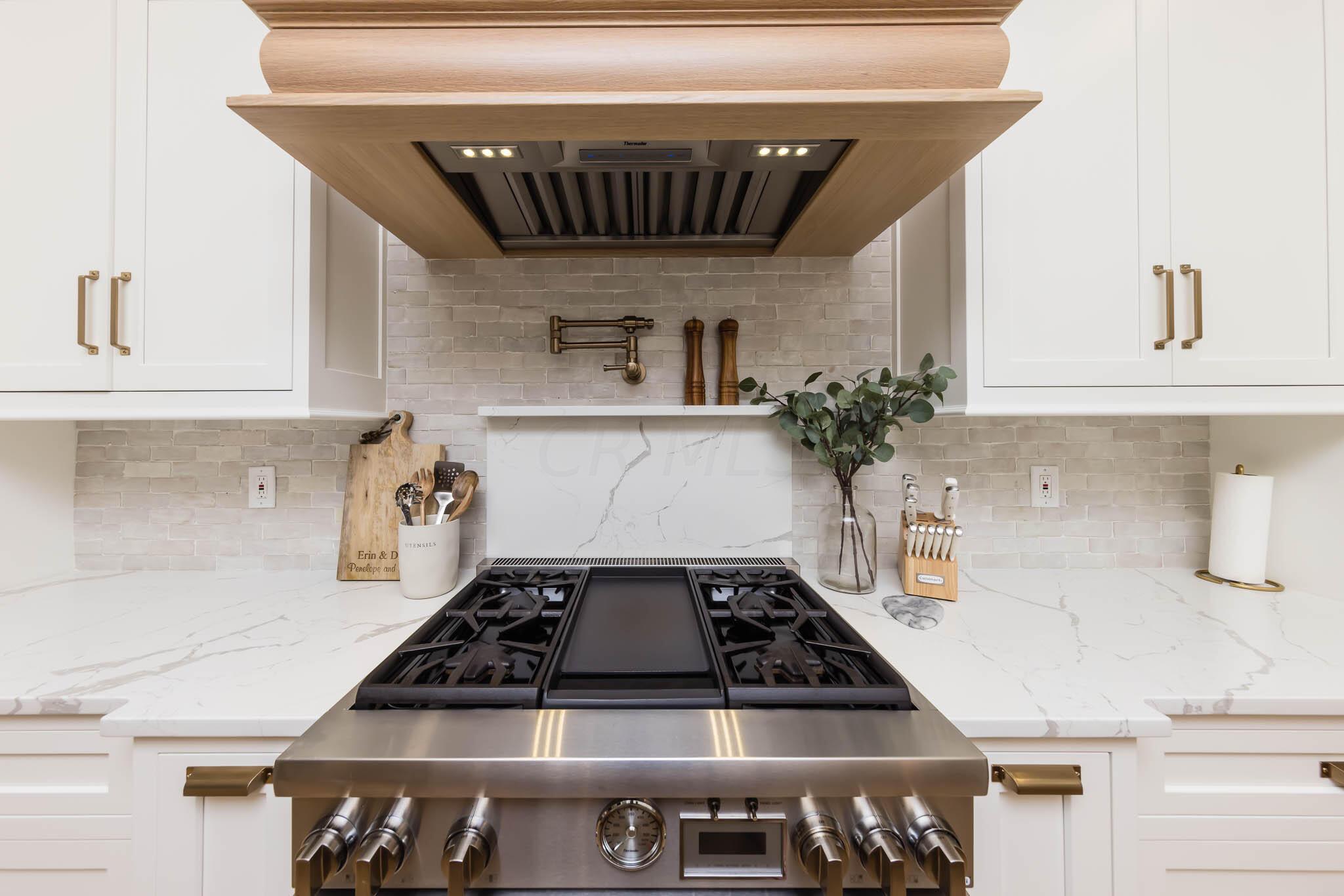 4433 Seldom Seen Road