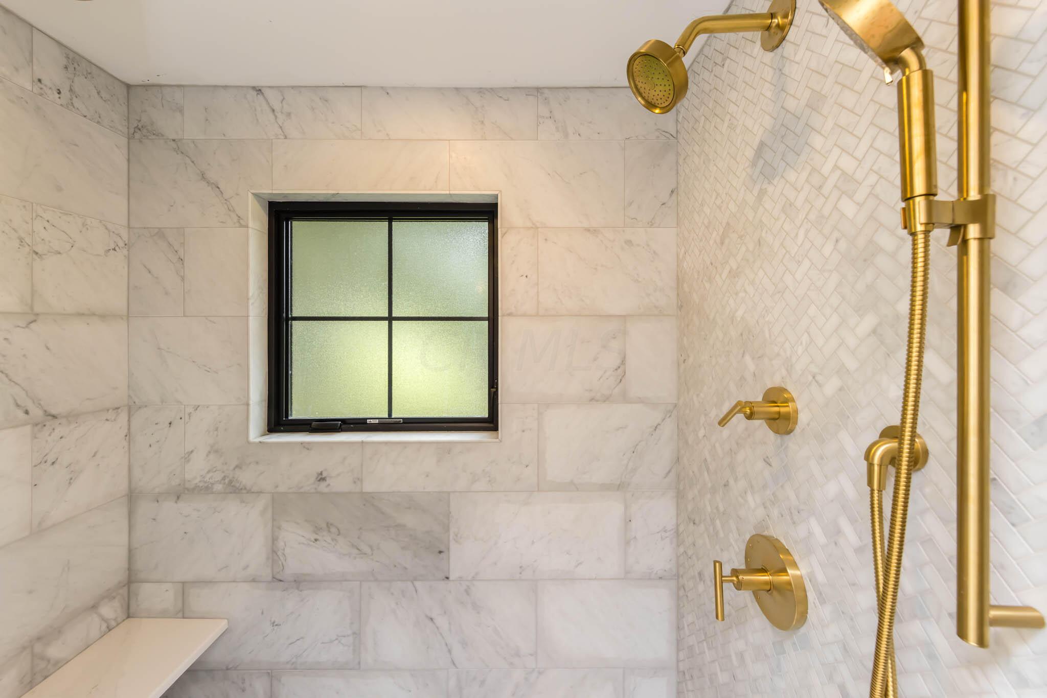 4433 Seldom Seen Road