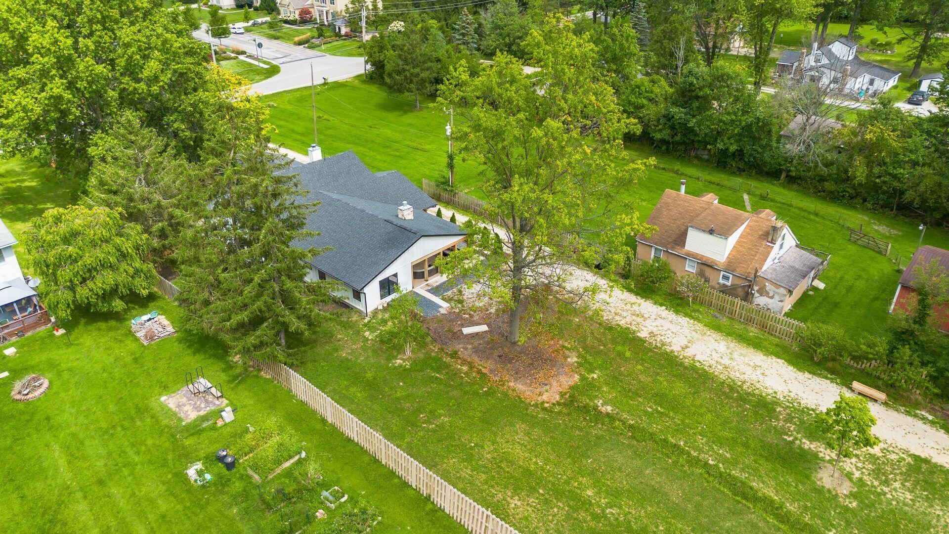 4433 Seldom Seen Road