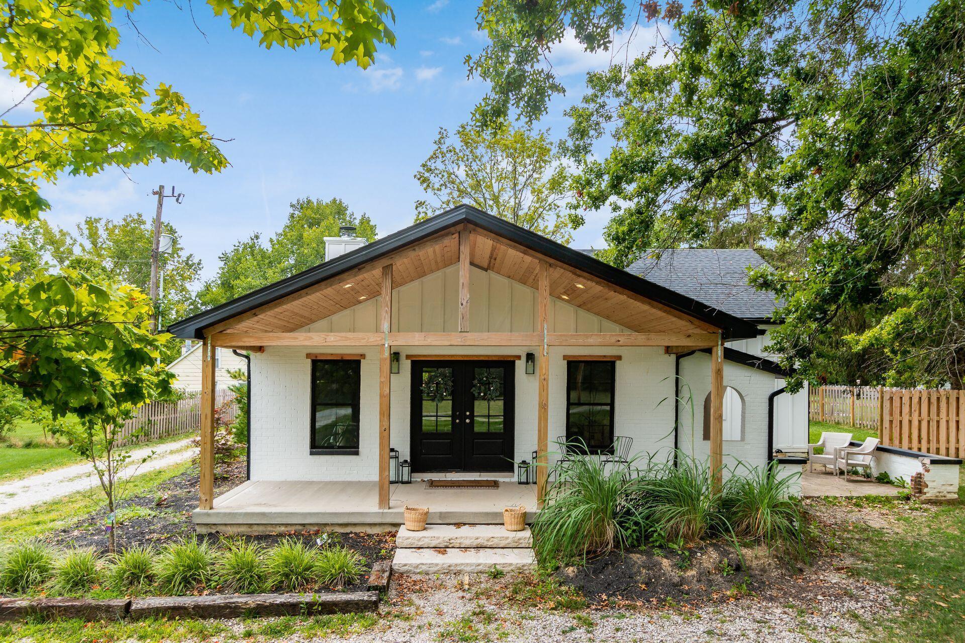 4433 Seldom Seen Road