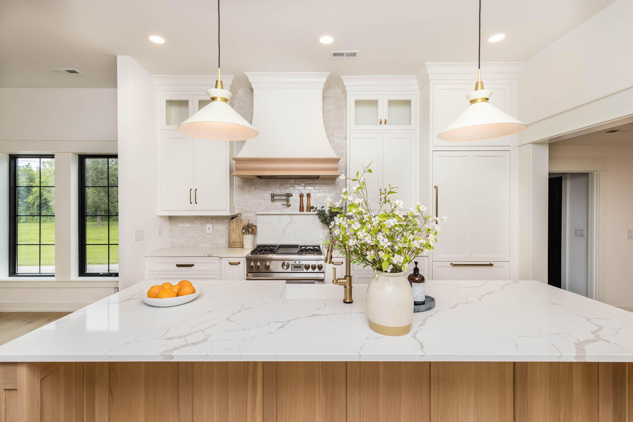 4433 Seldom Seen Road