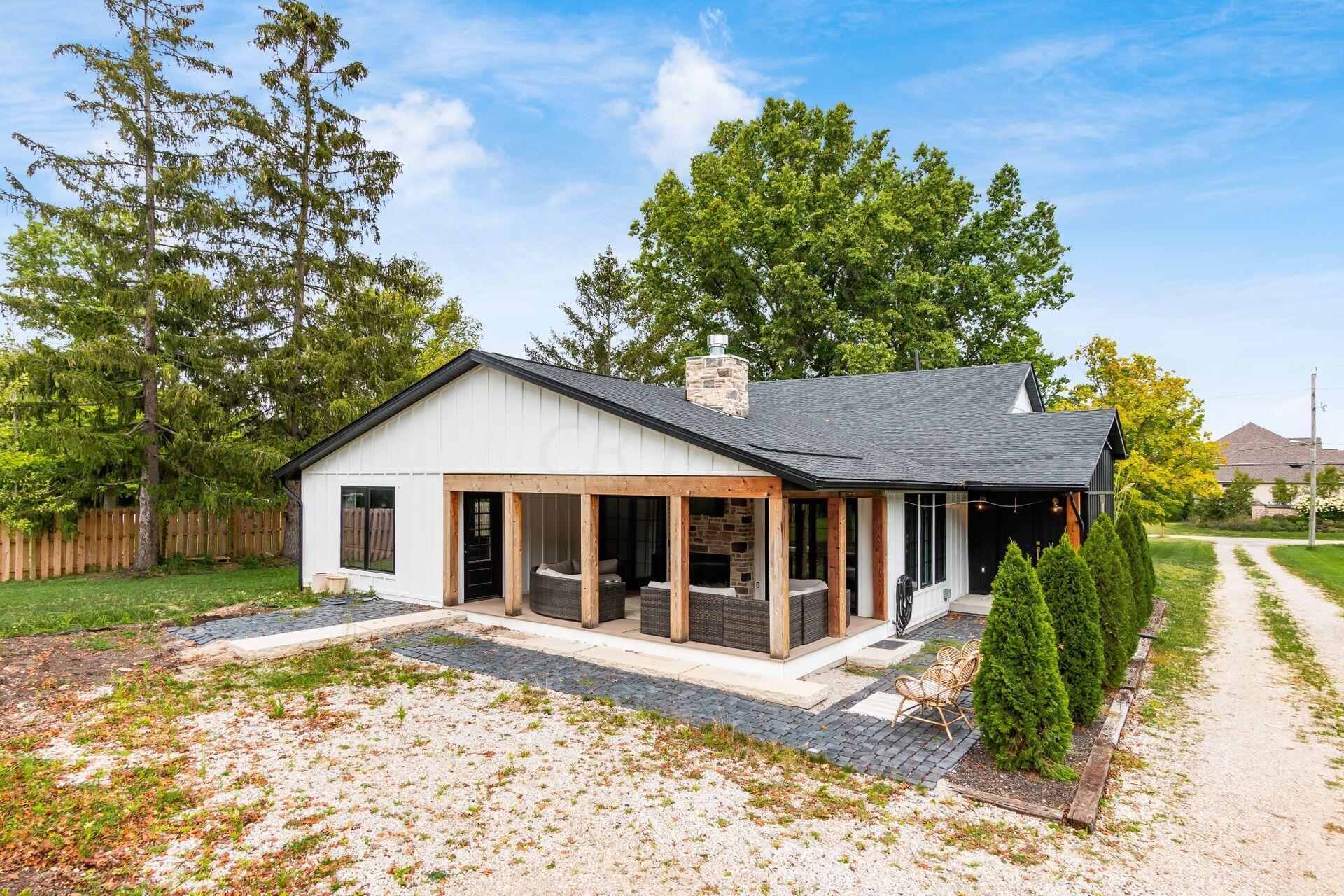 4433 Seldom Seen Road