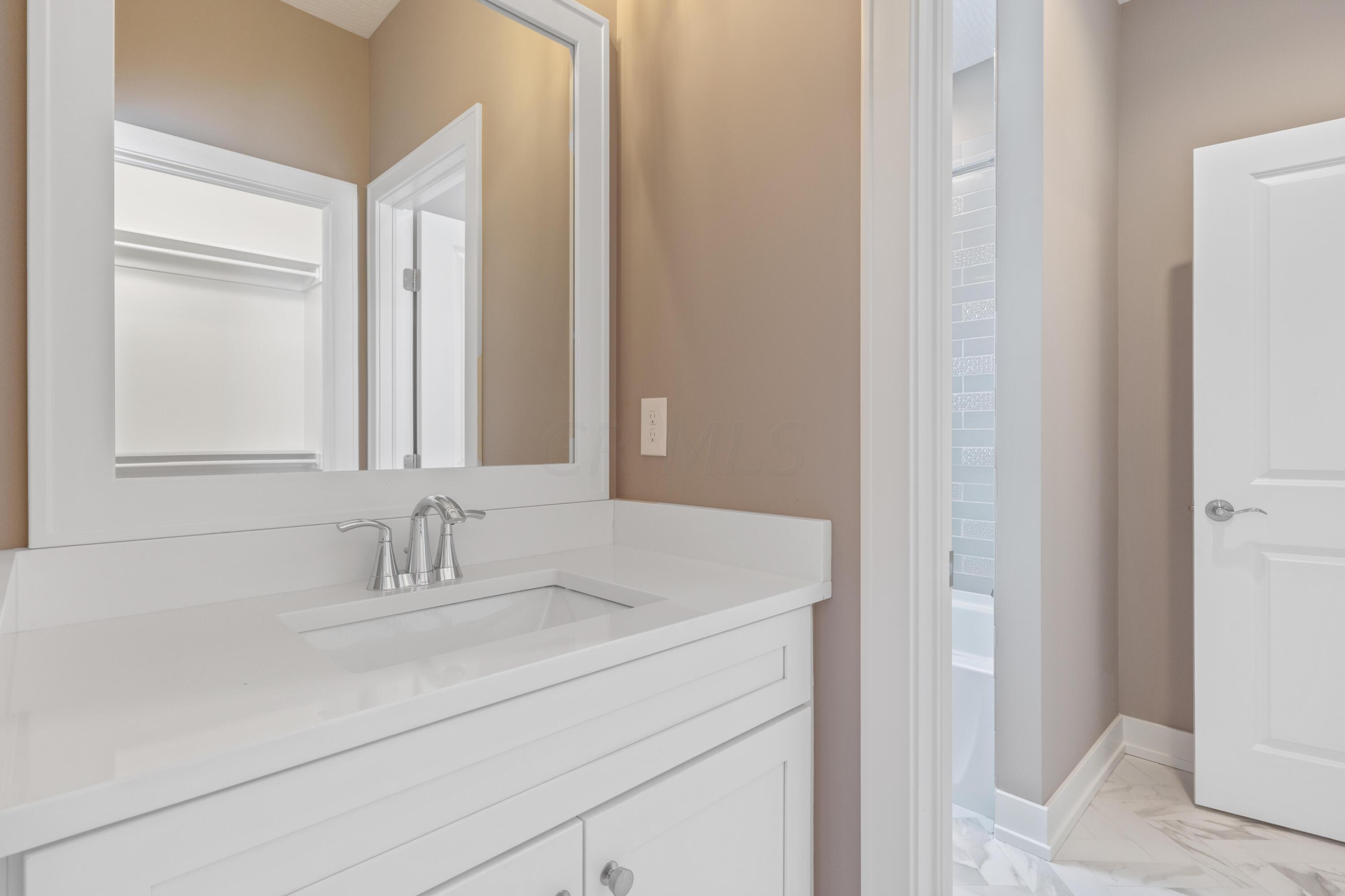 1924 Liberty Bluff Drive