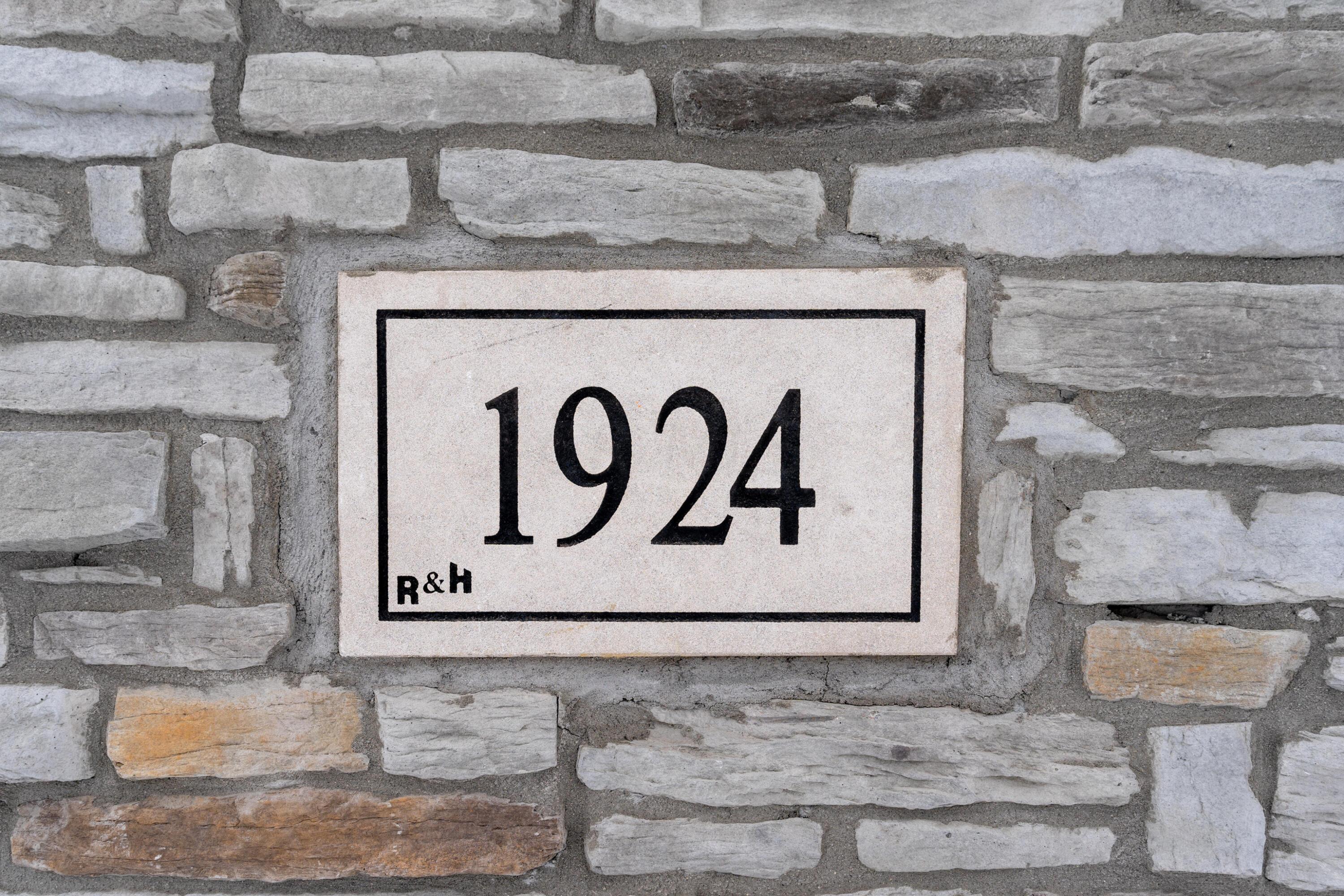 1924 Liberty Bluff Drive