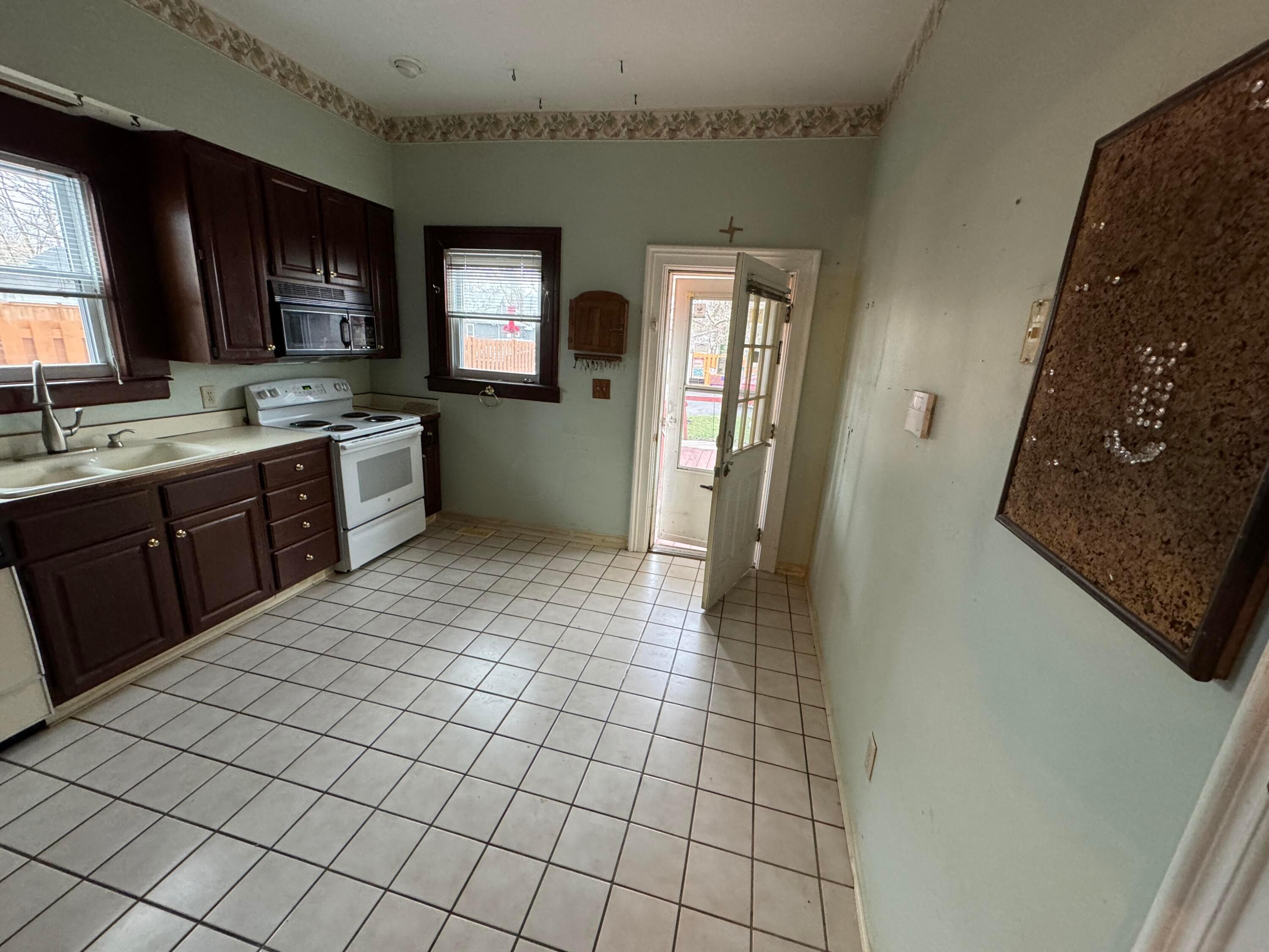 240 W Central Avenue