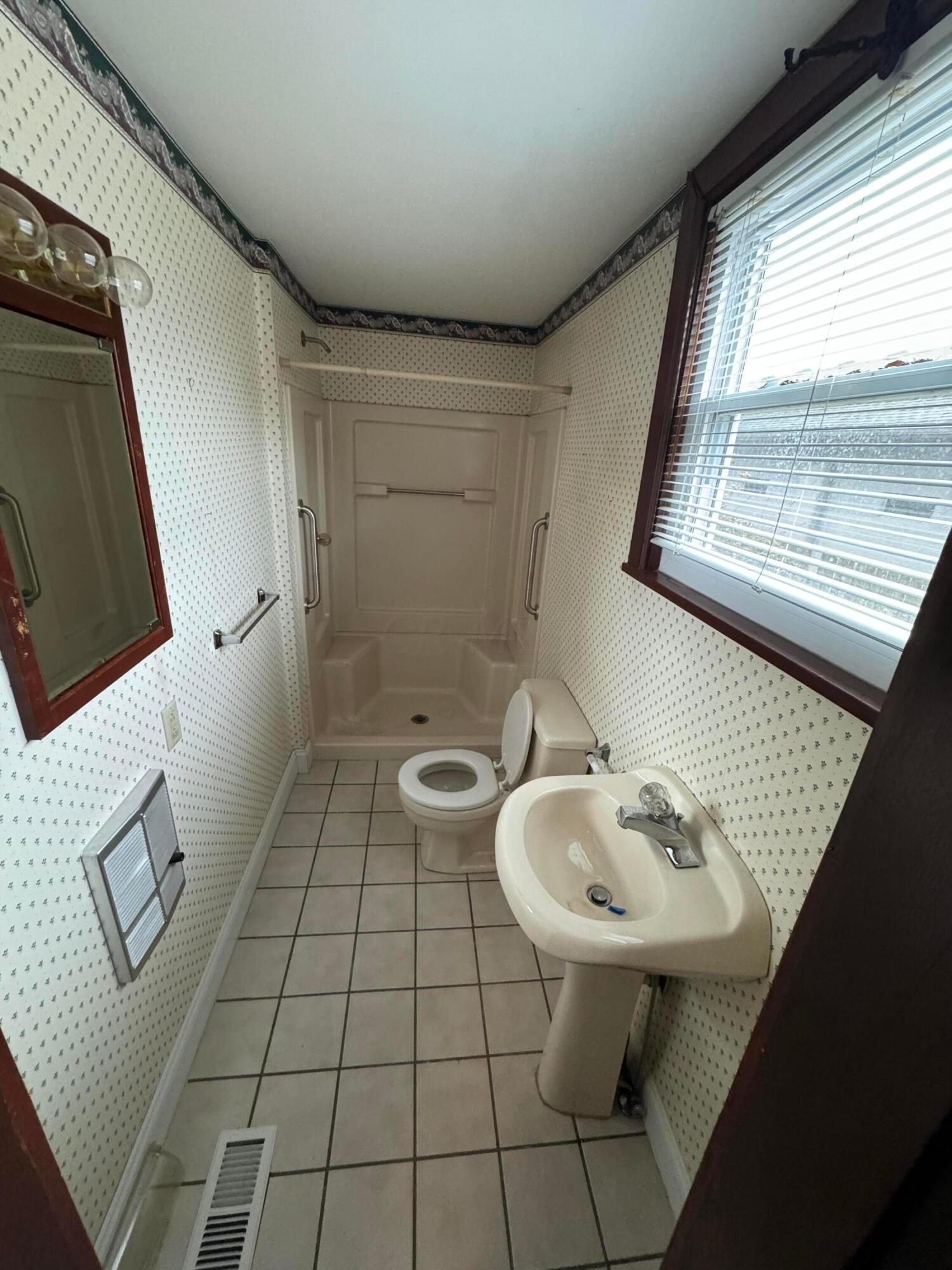 240 W Central Avenue