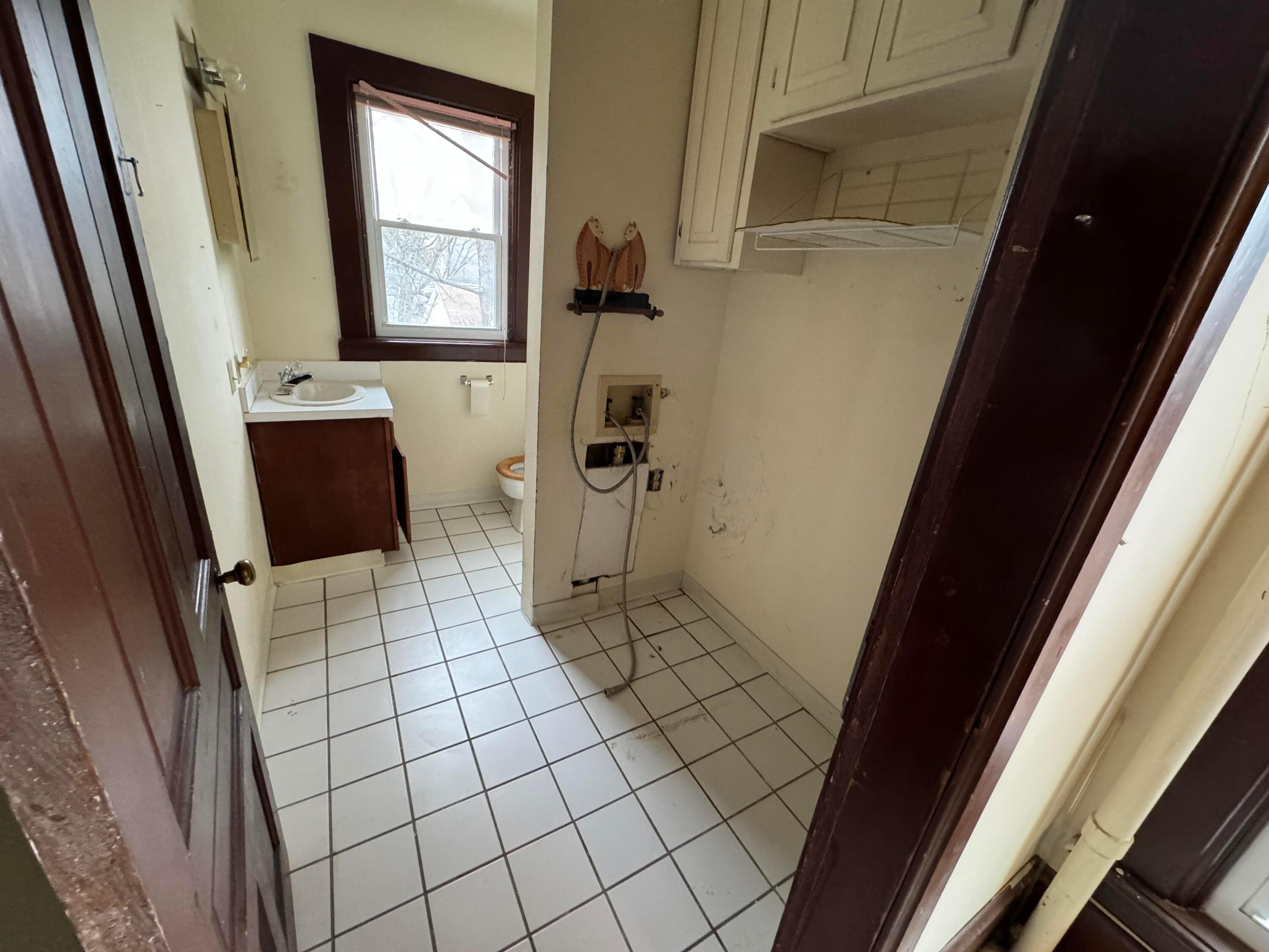 240 W Central Avenue