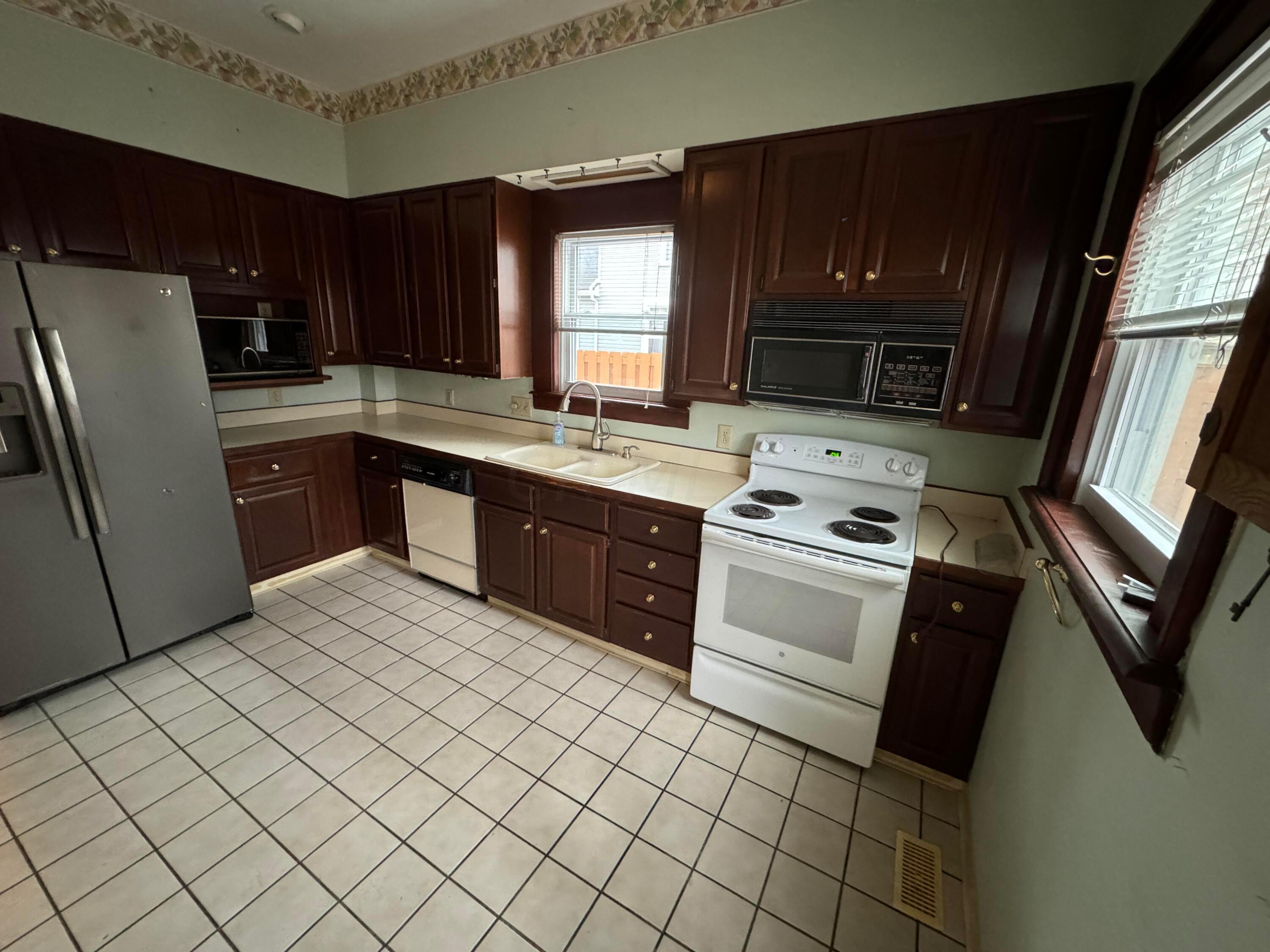 240 W Central Avenue