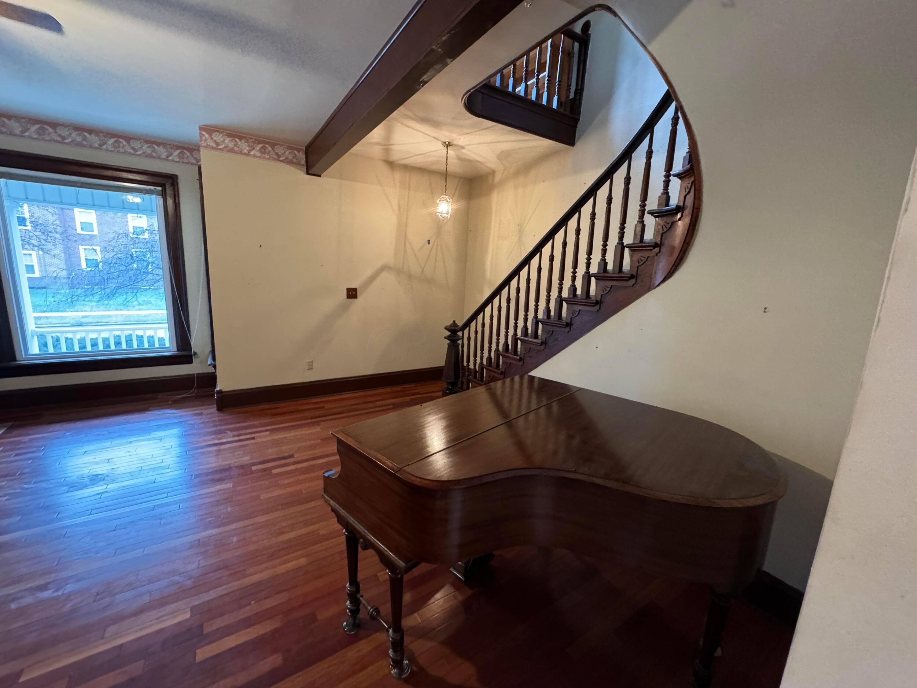 240 W Central Avenue