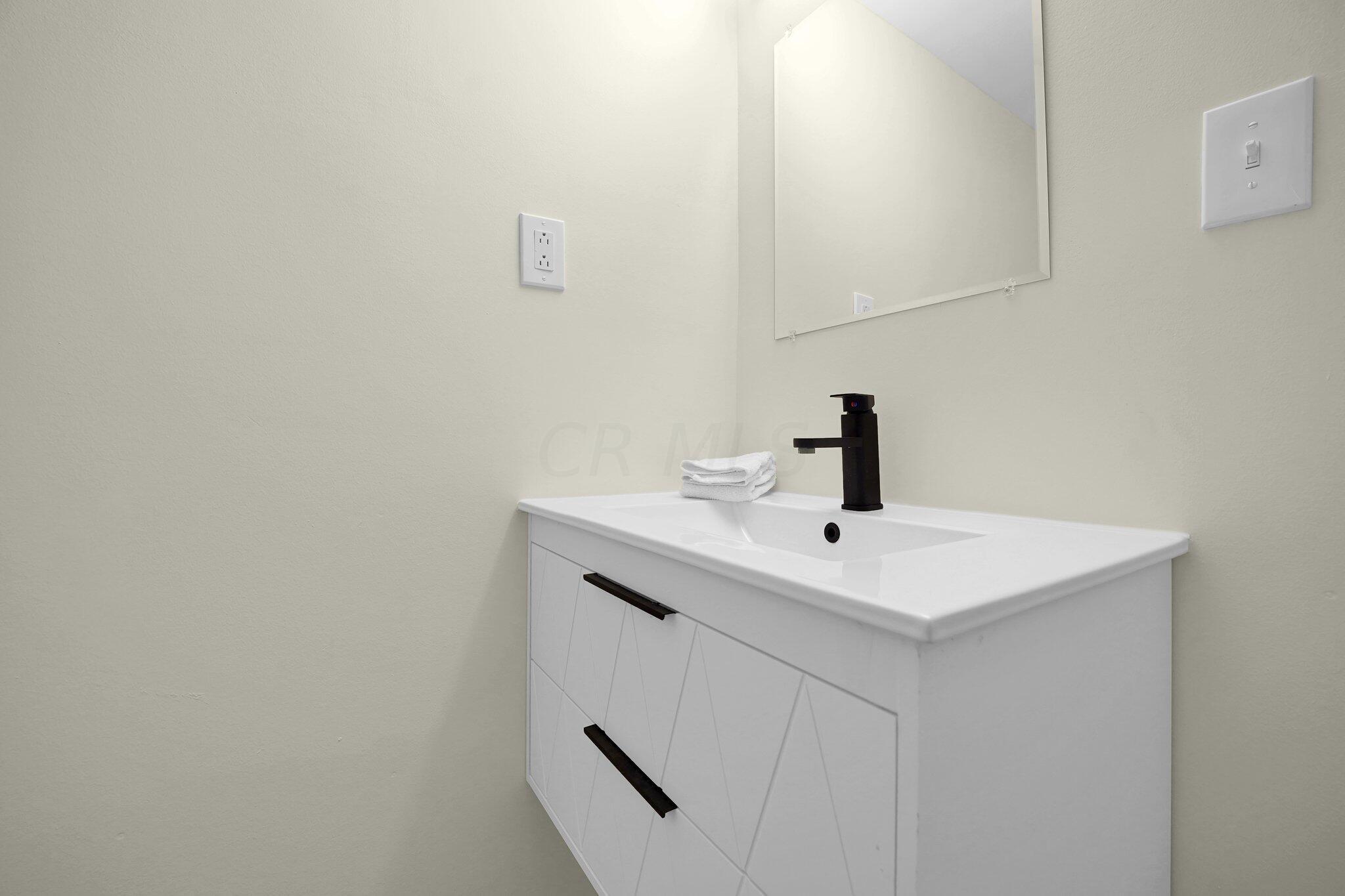 5803 Blendon Place Drive, 13E