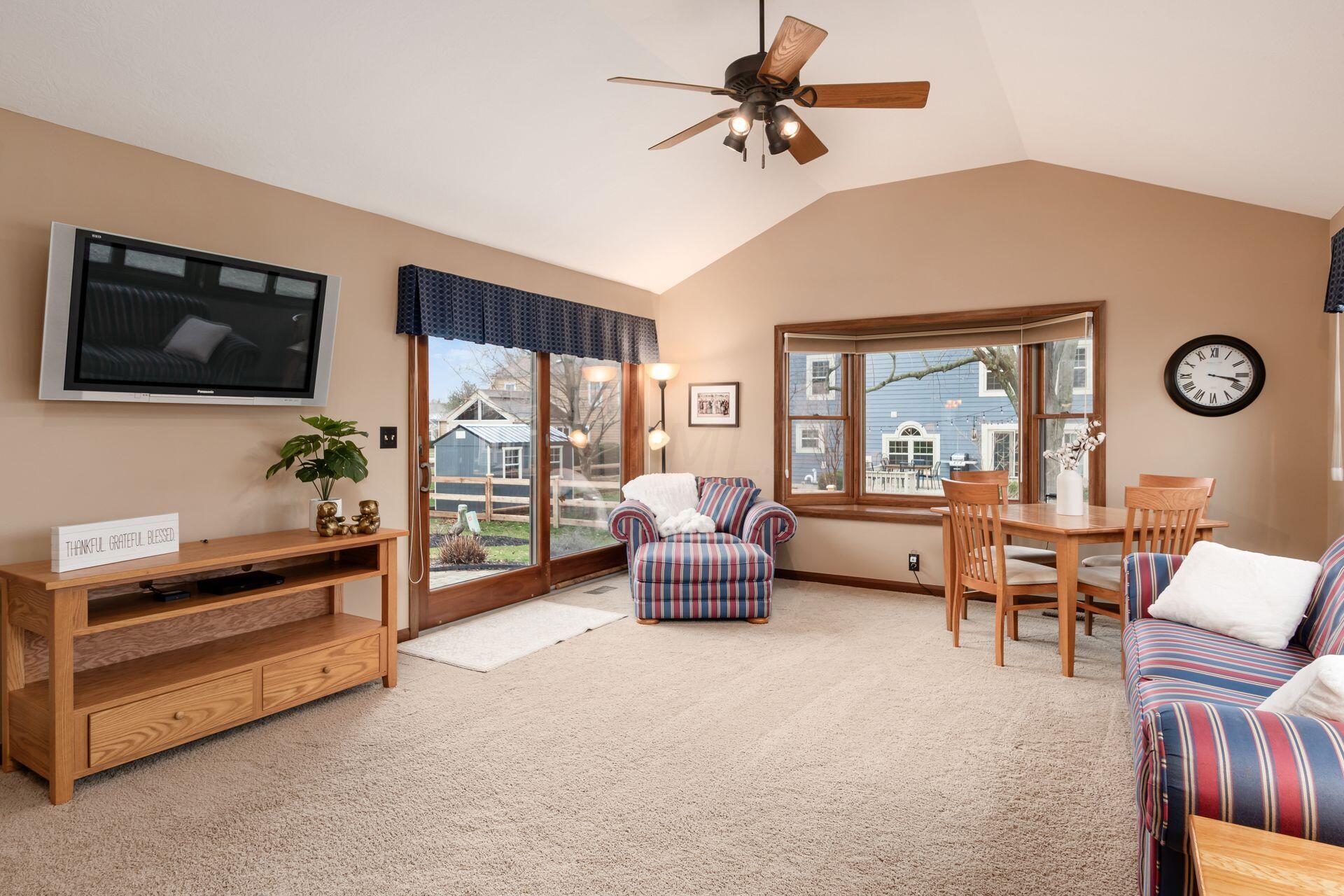 417 Six Pence Circle