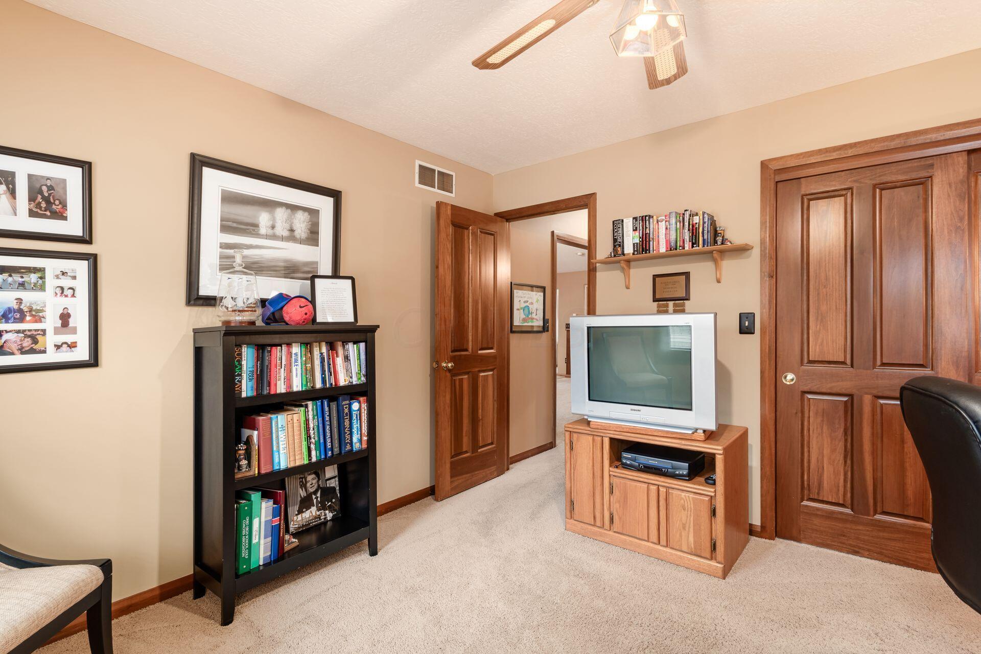 417 Six Pence Circle