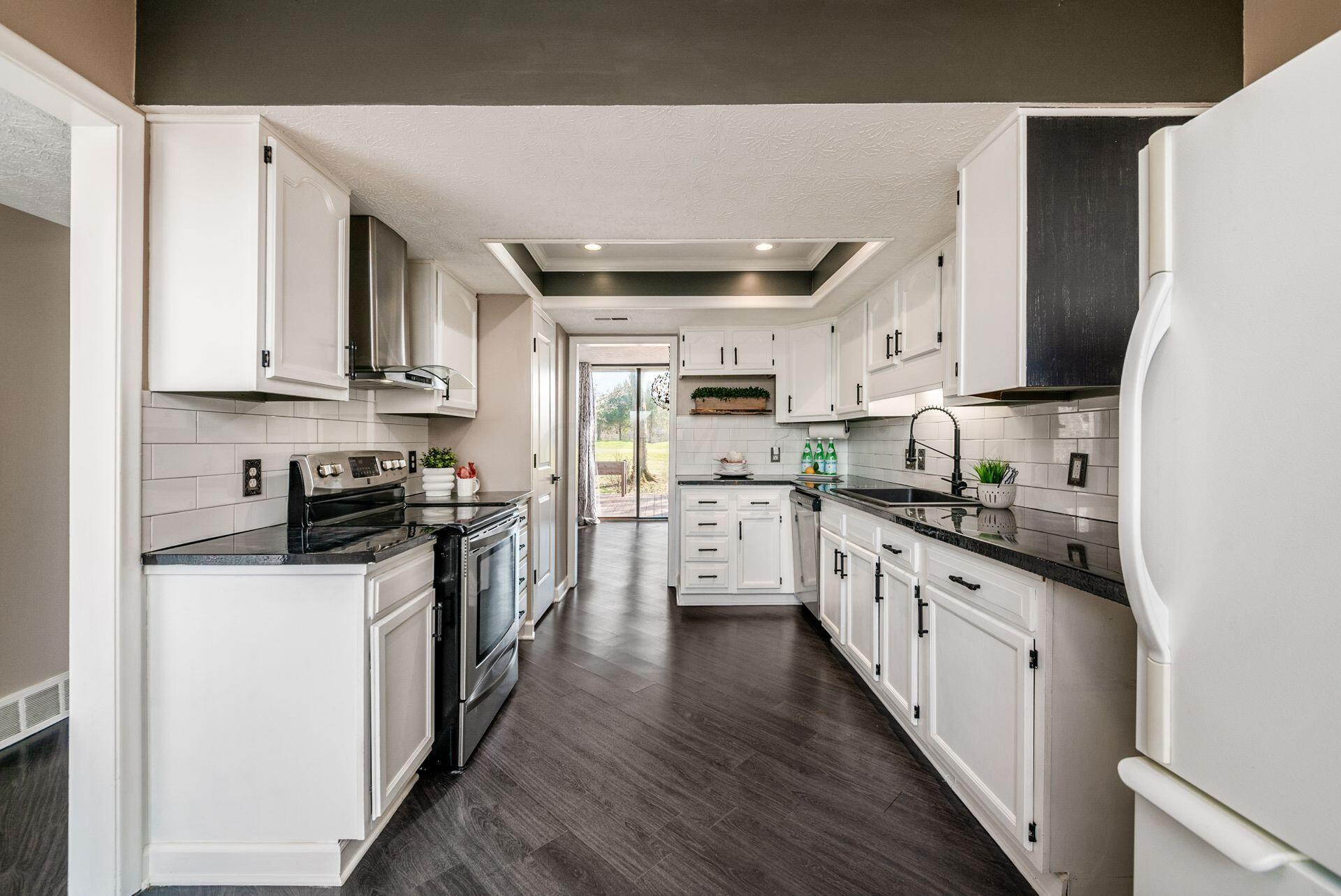 4815 Powderhorn Lane, 1