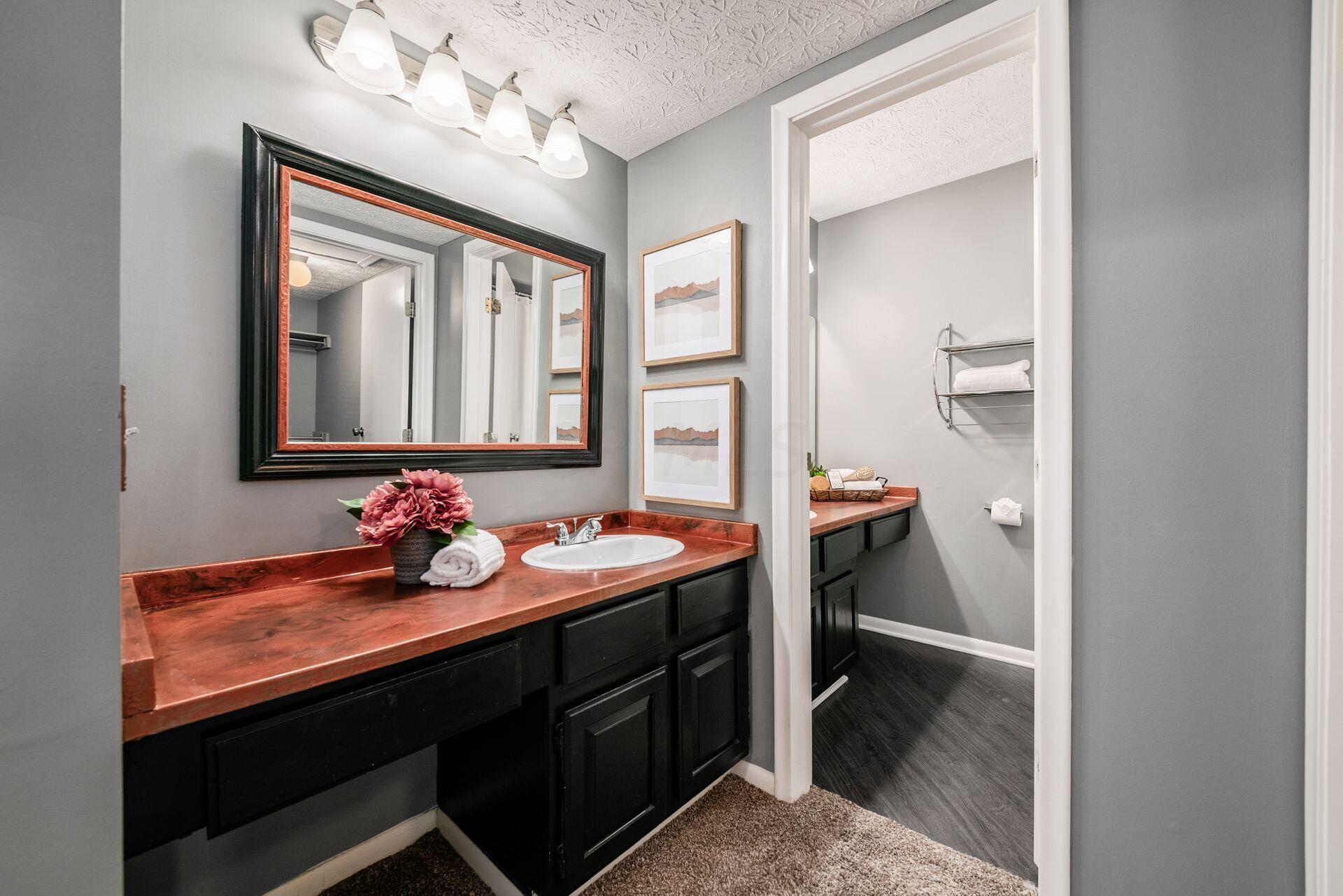 4815 Powderhorn Lane, 1