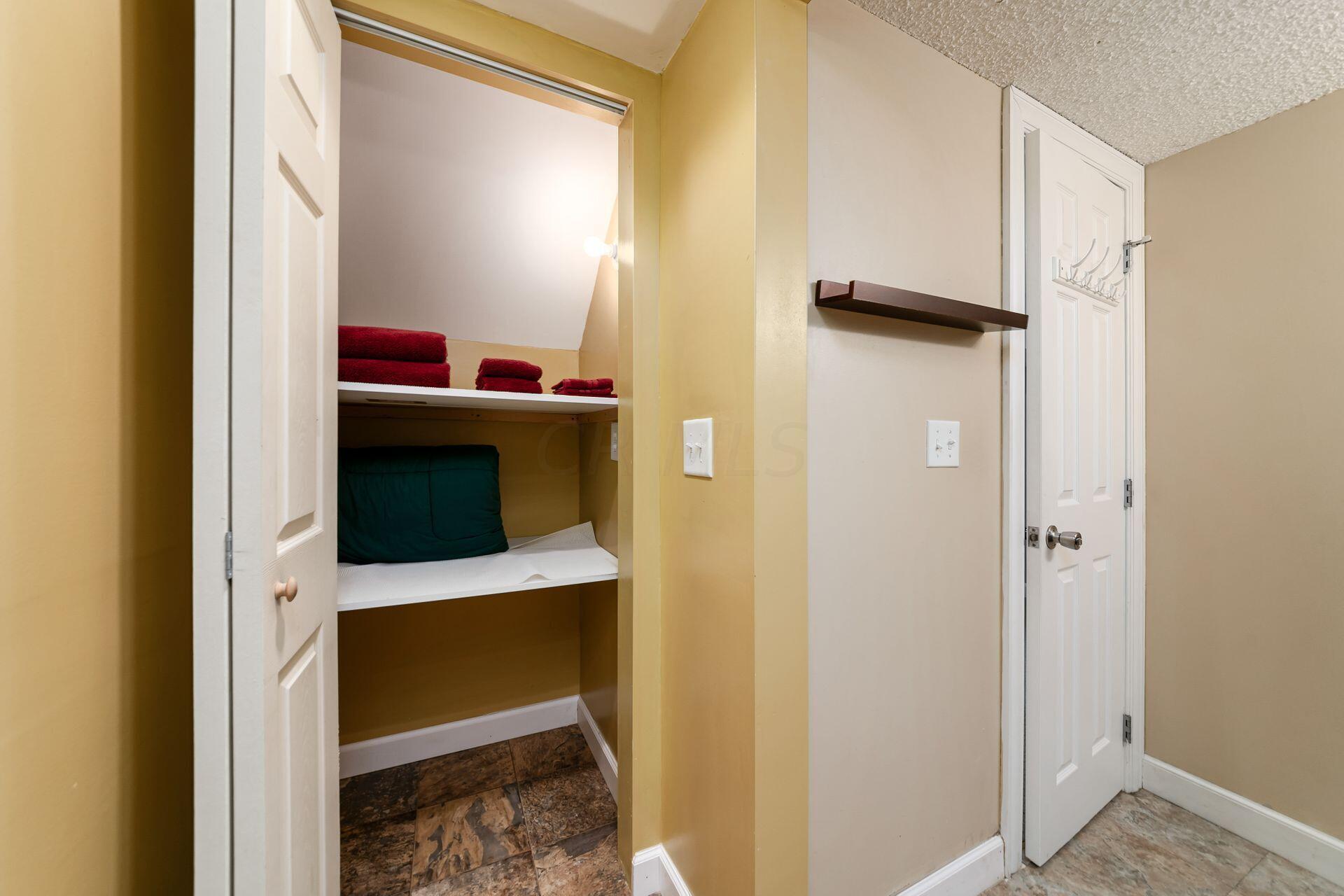 2039 Burbridge Lane, 31C