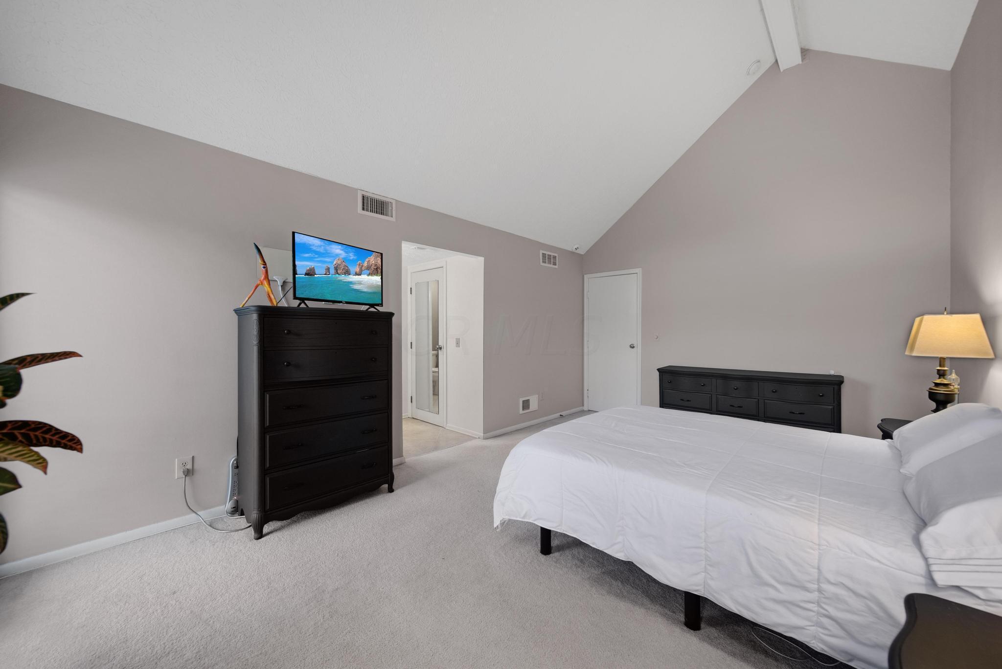 4775 Smoketalk Lane, 8