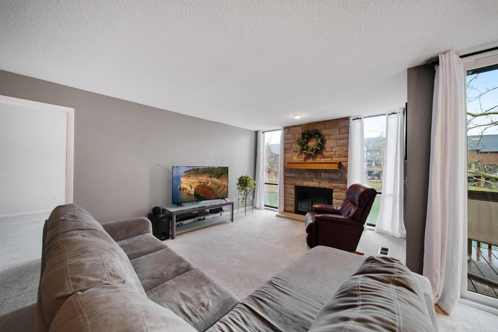 4775 Smoketalk Lane, 8