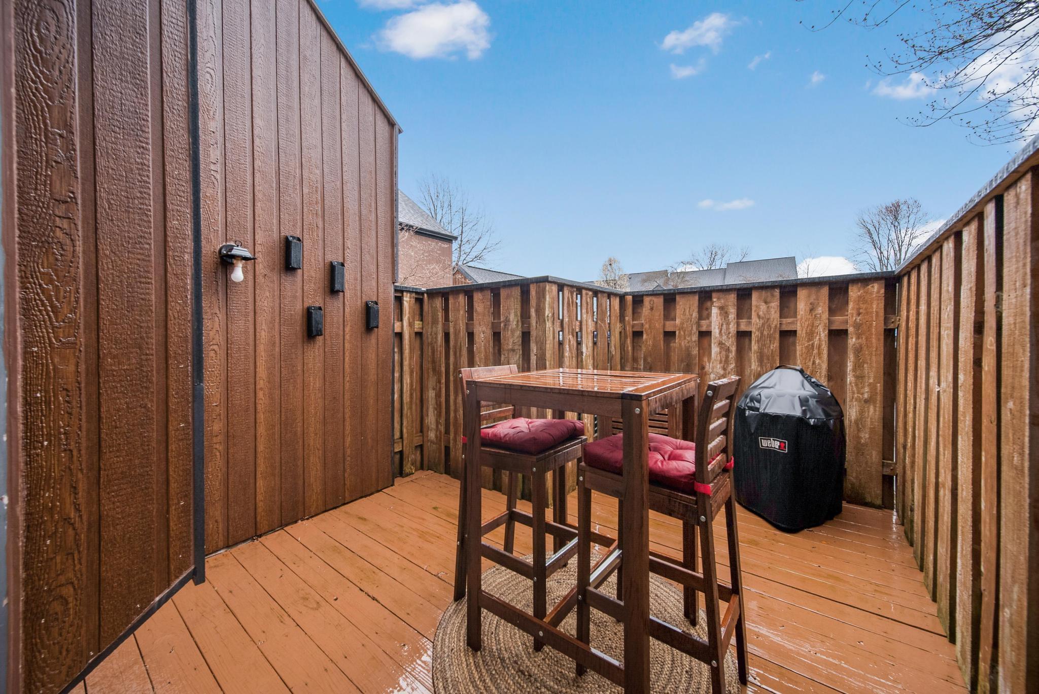 4775 Smoketalk Lane, 8