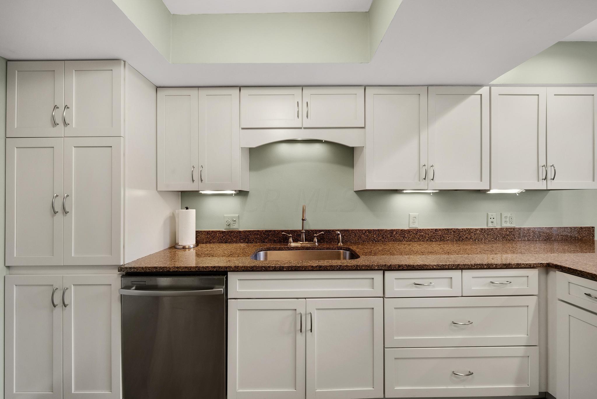 4775 Smoketalk Lane, 8