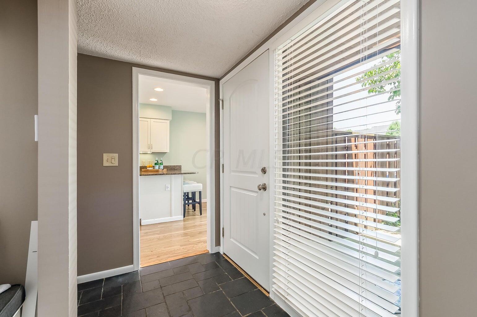 4775 Smoketalk Lane, 8