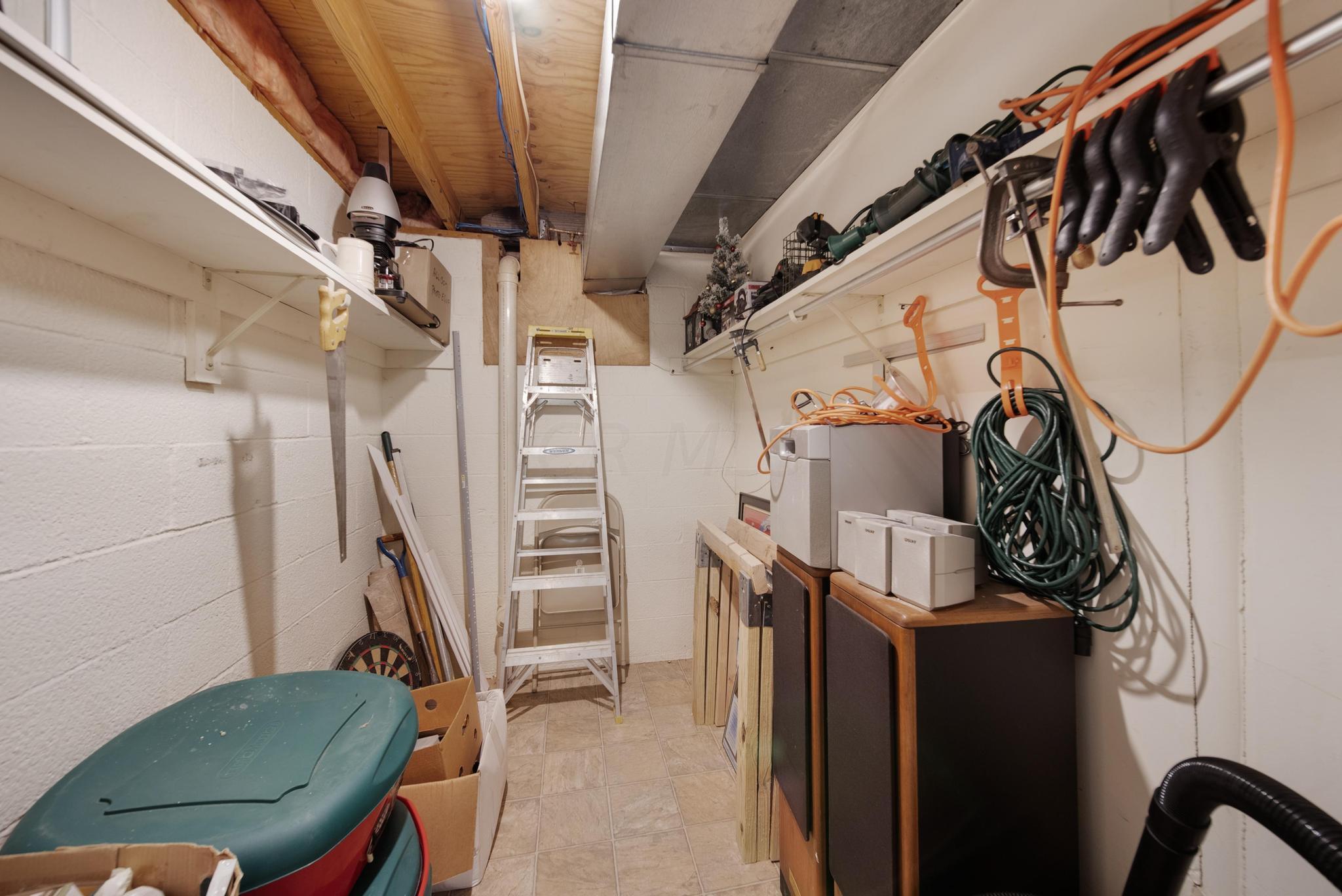 4775 Smoketalk Lane, 8