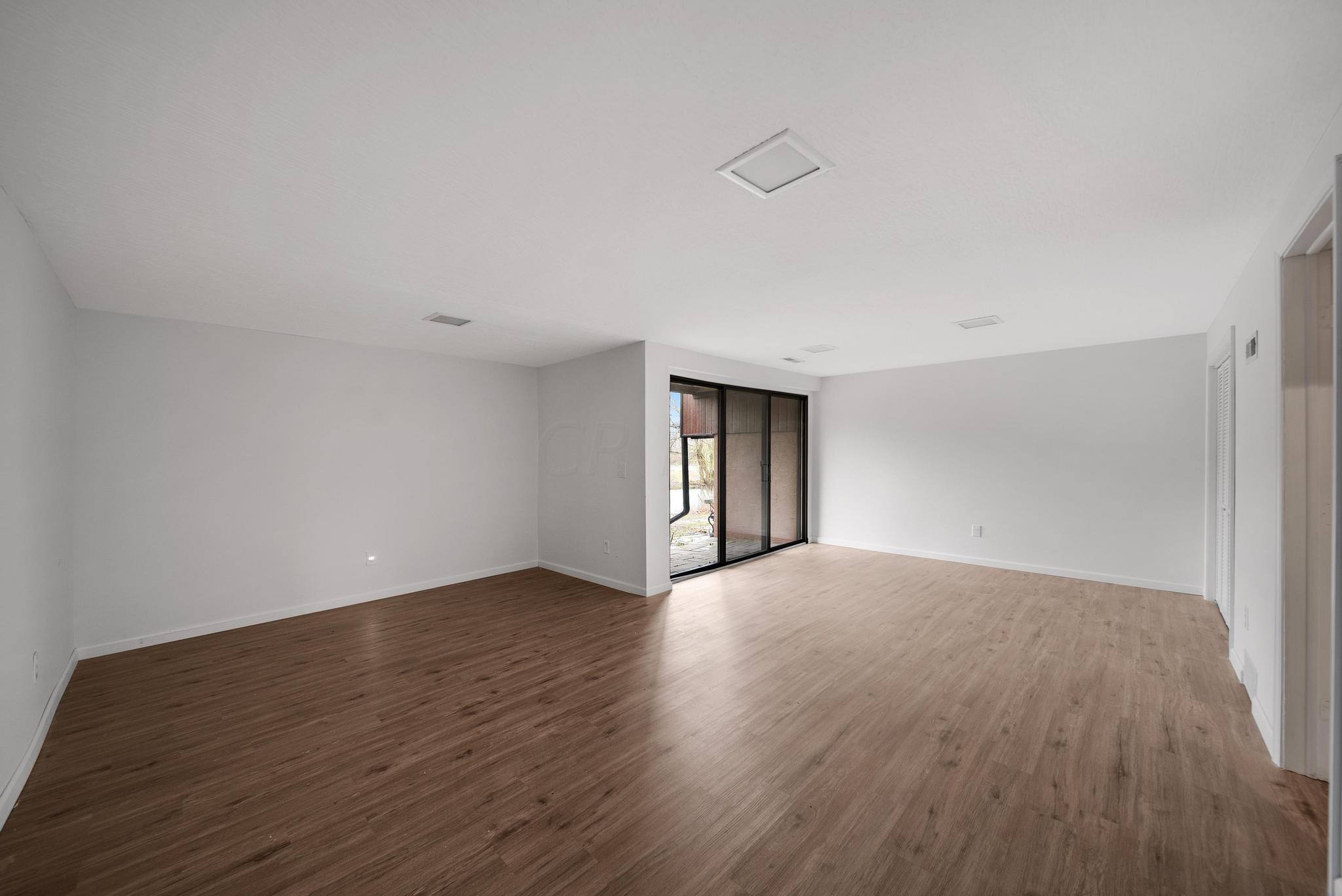 4775 Smoketalk Lane, 8