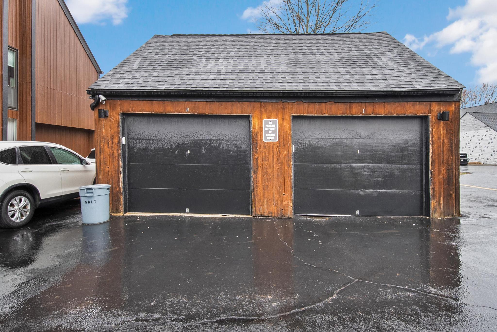 4775 Smoketalk Lane, 8