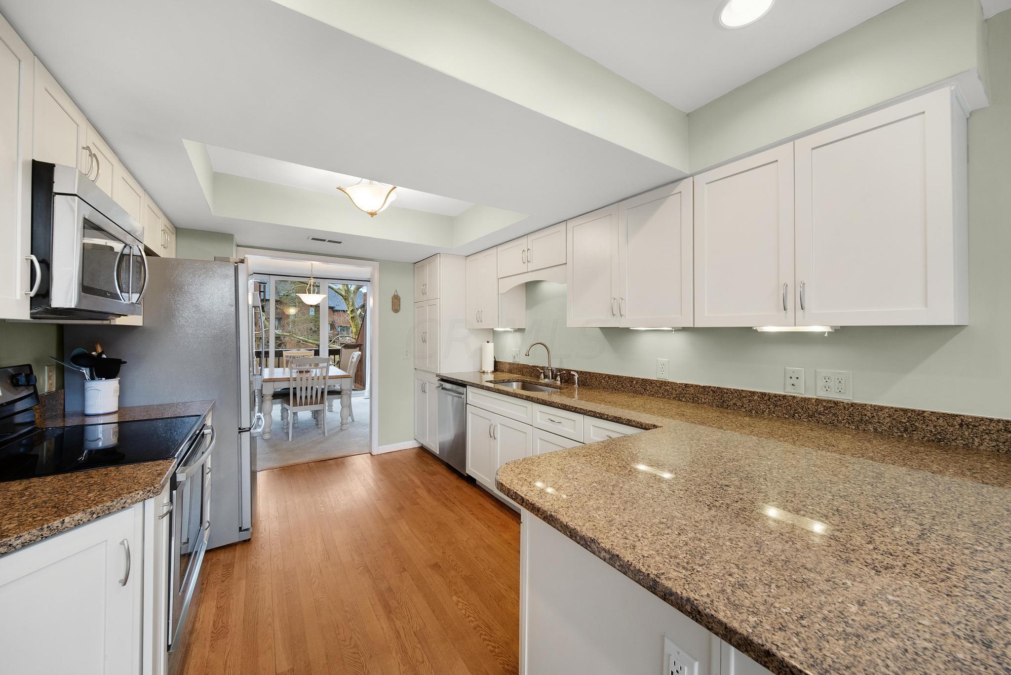 4775 Smoketalk Lane, 8