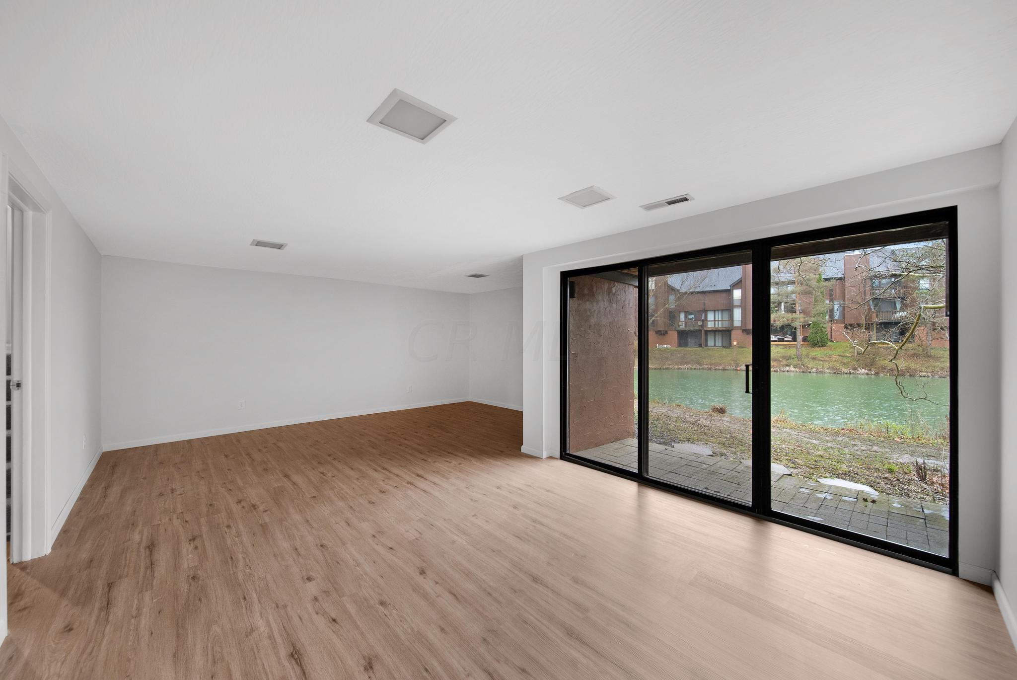 4775 Smoketalk Lane, 8