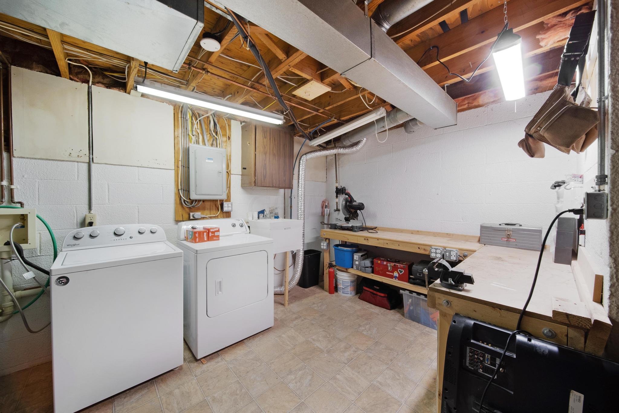 4775 Smoketalk Lane, 8