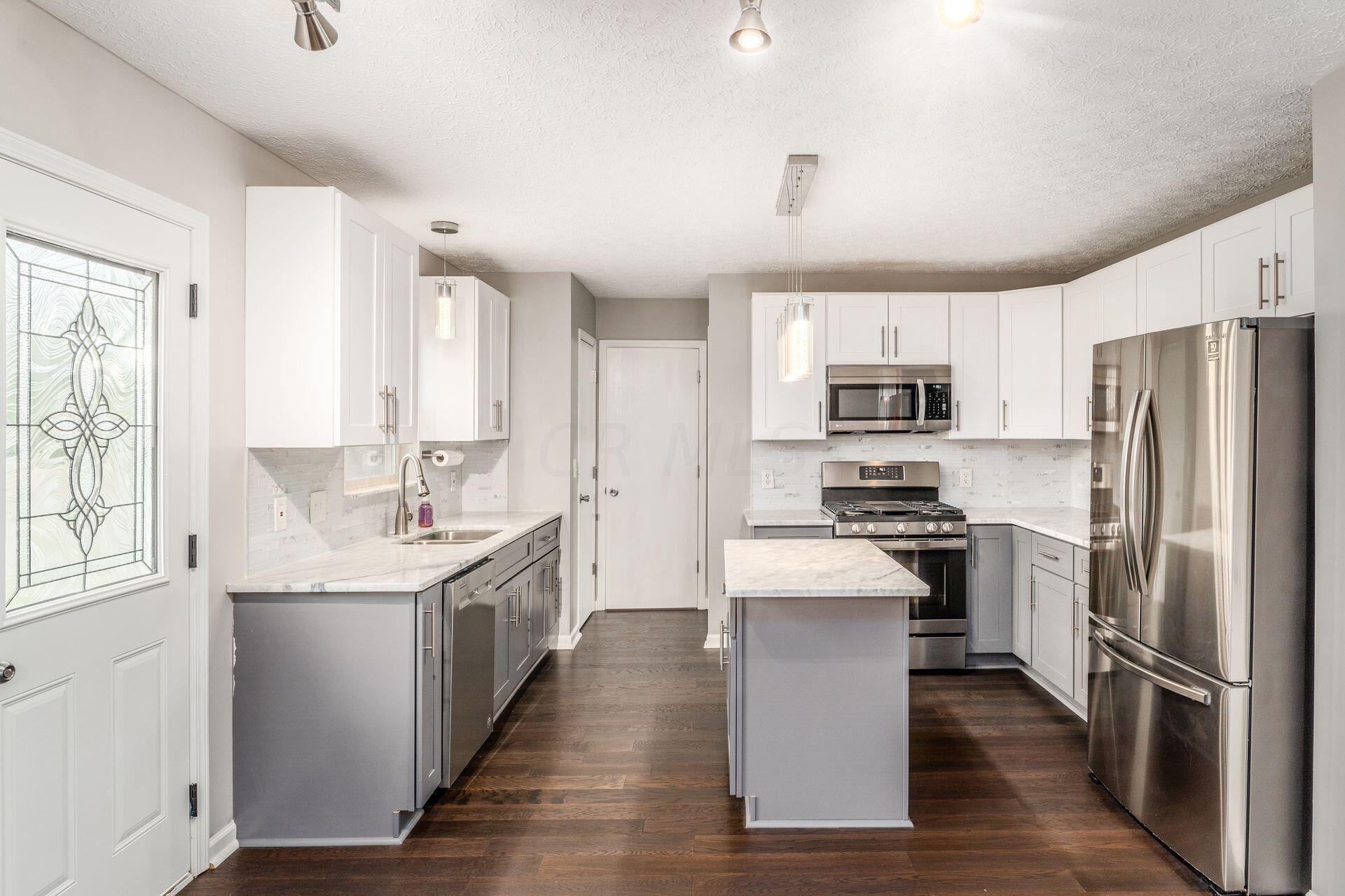 4042 Walnut Crossing Drive