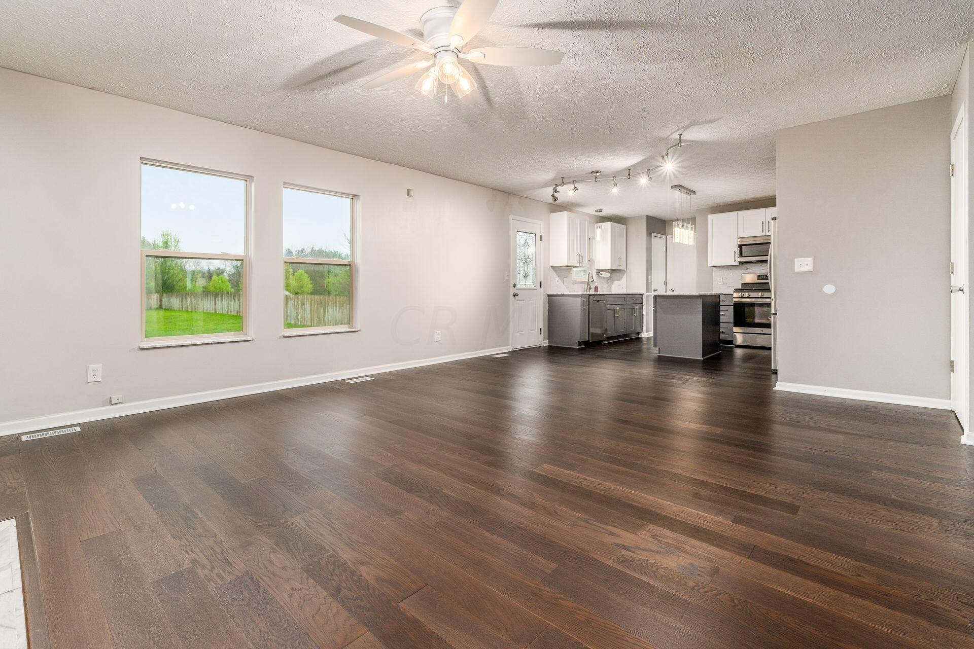 4042 Walnut Crossing Drive