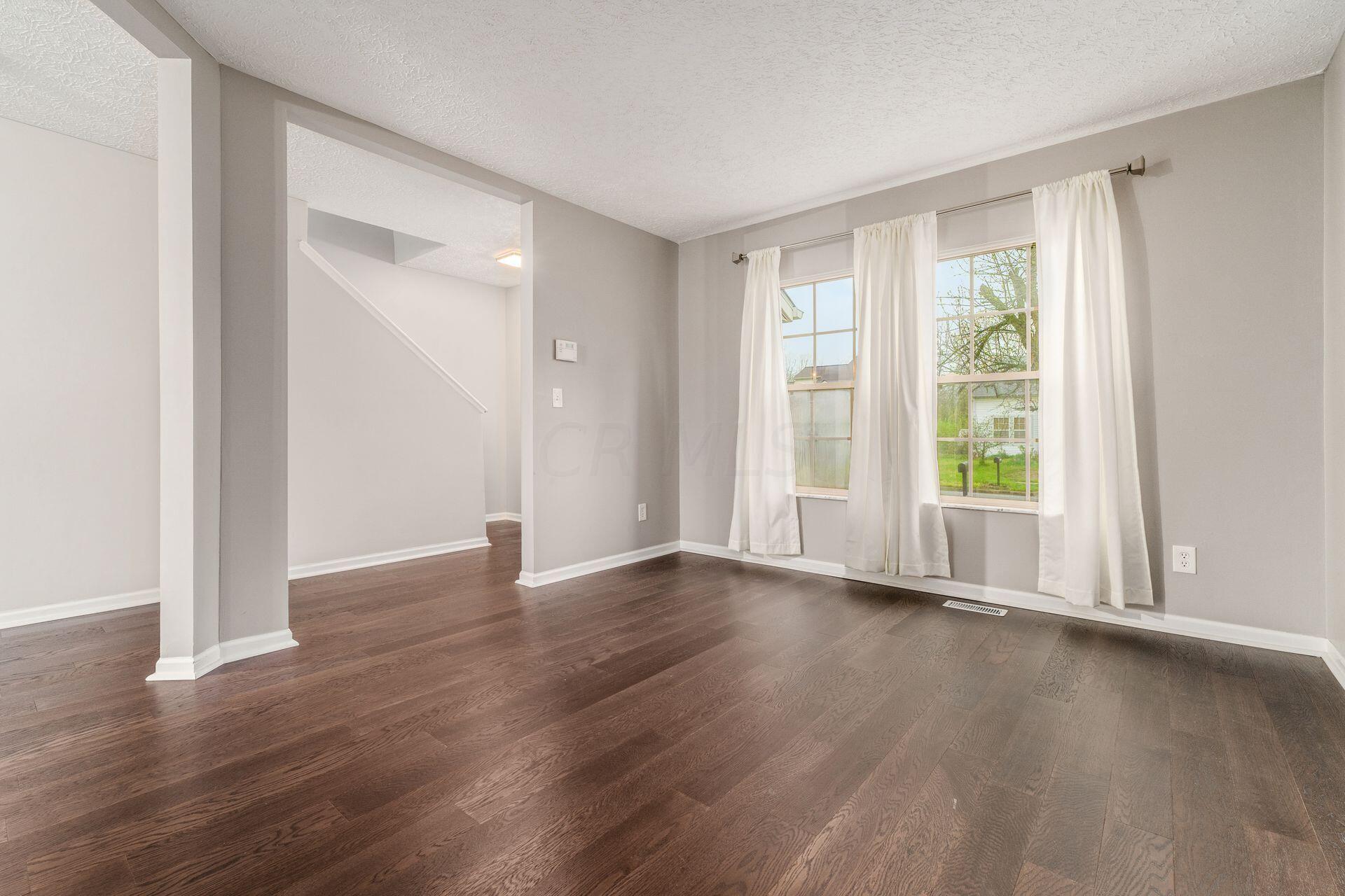 4042 Walnut Crossing Drive