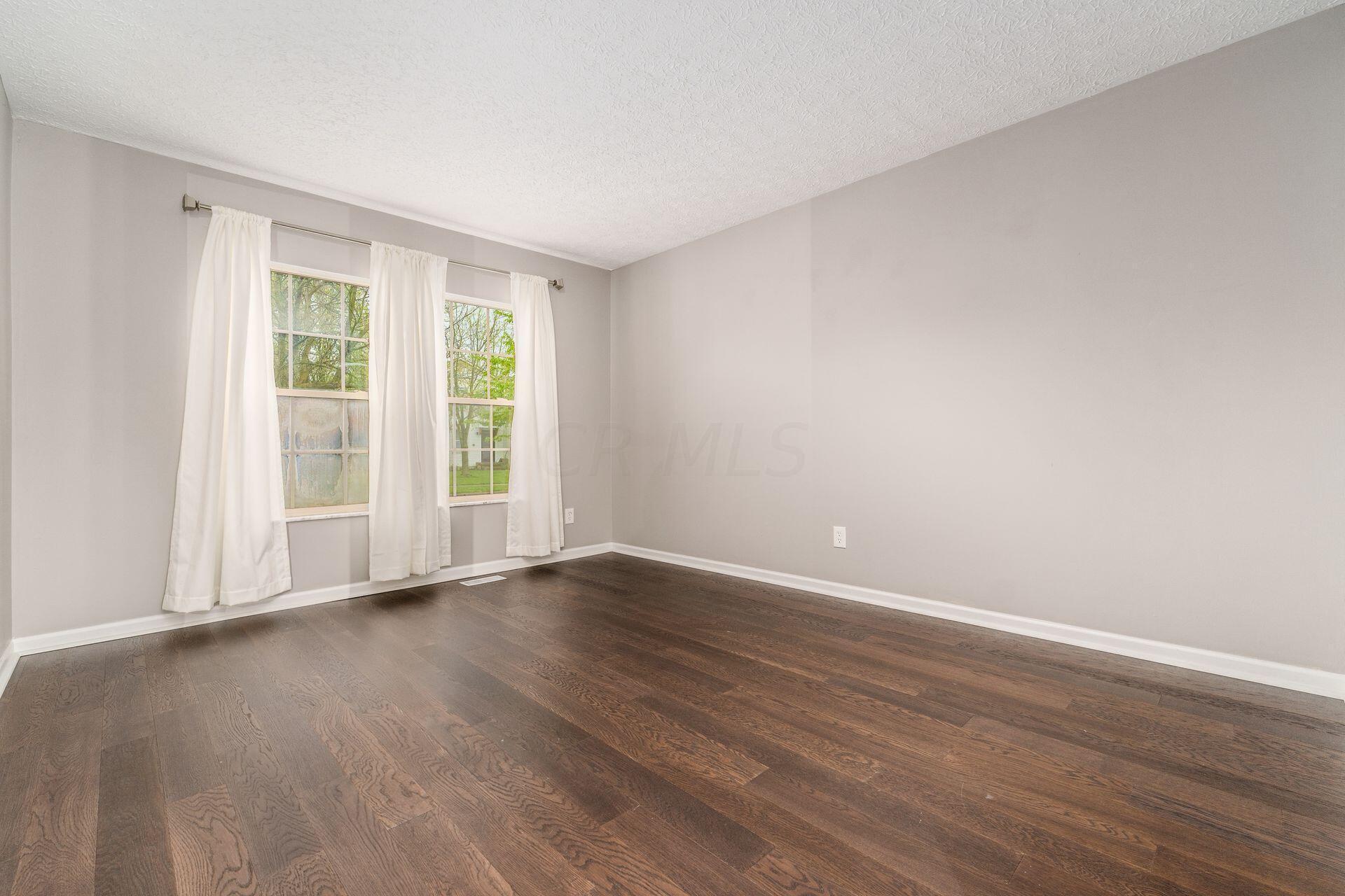 4042 Walnut Crossing Drive