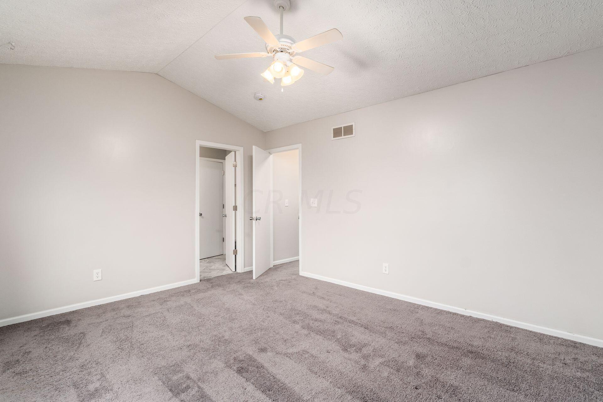 4042 Walnut Crossing Drive