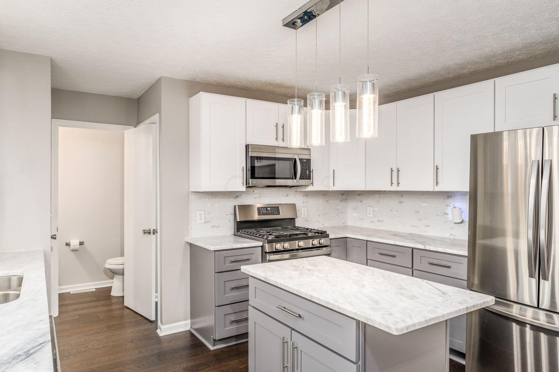 4042 Walnut Crossing Drive