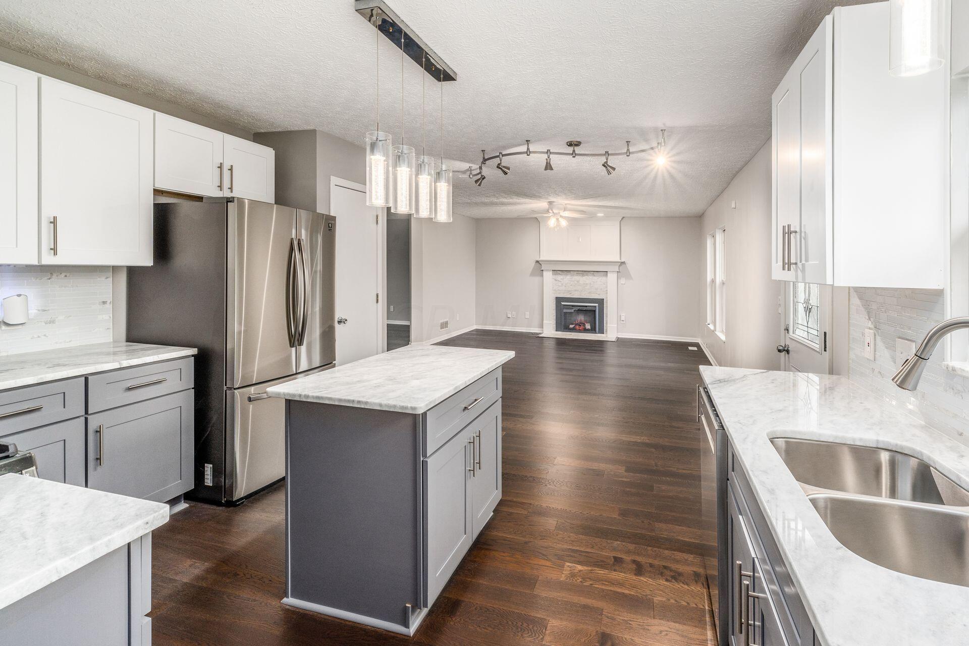 4042 Walnut Crossing Drive