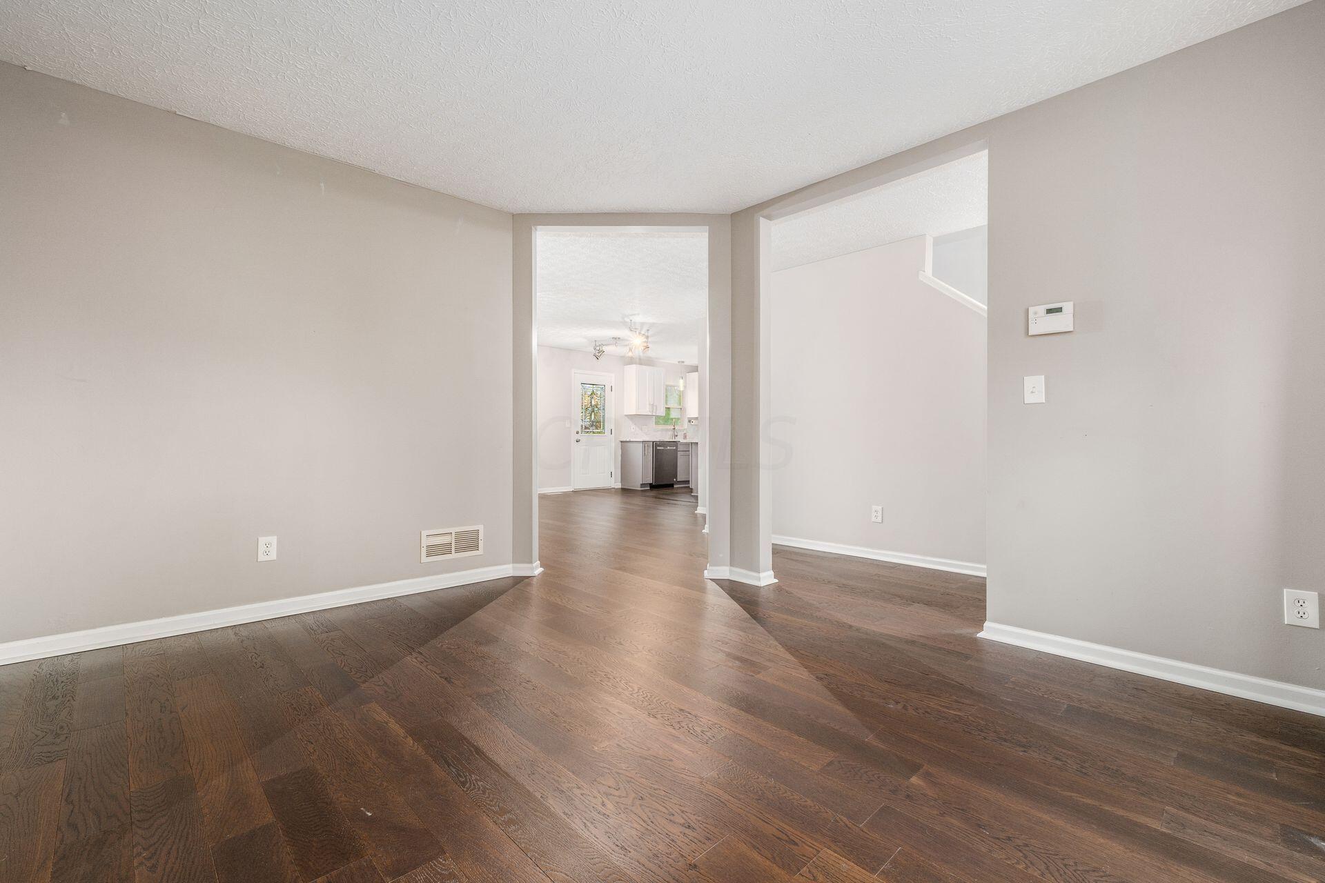 4042 Walnut Crossing Drive