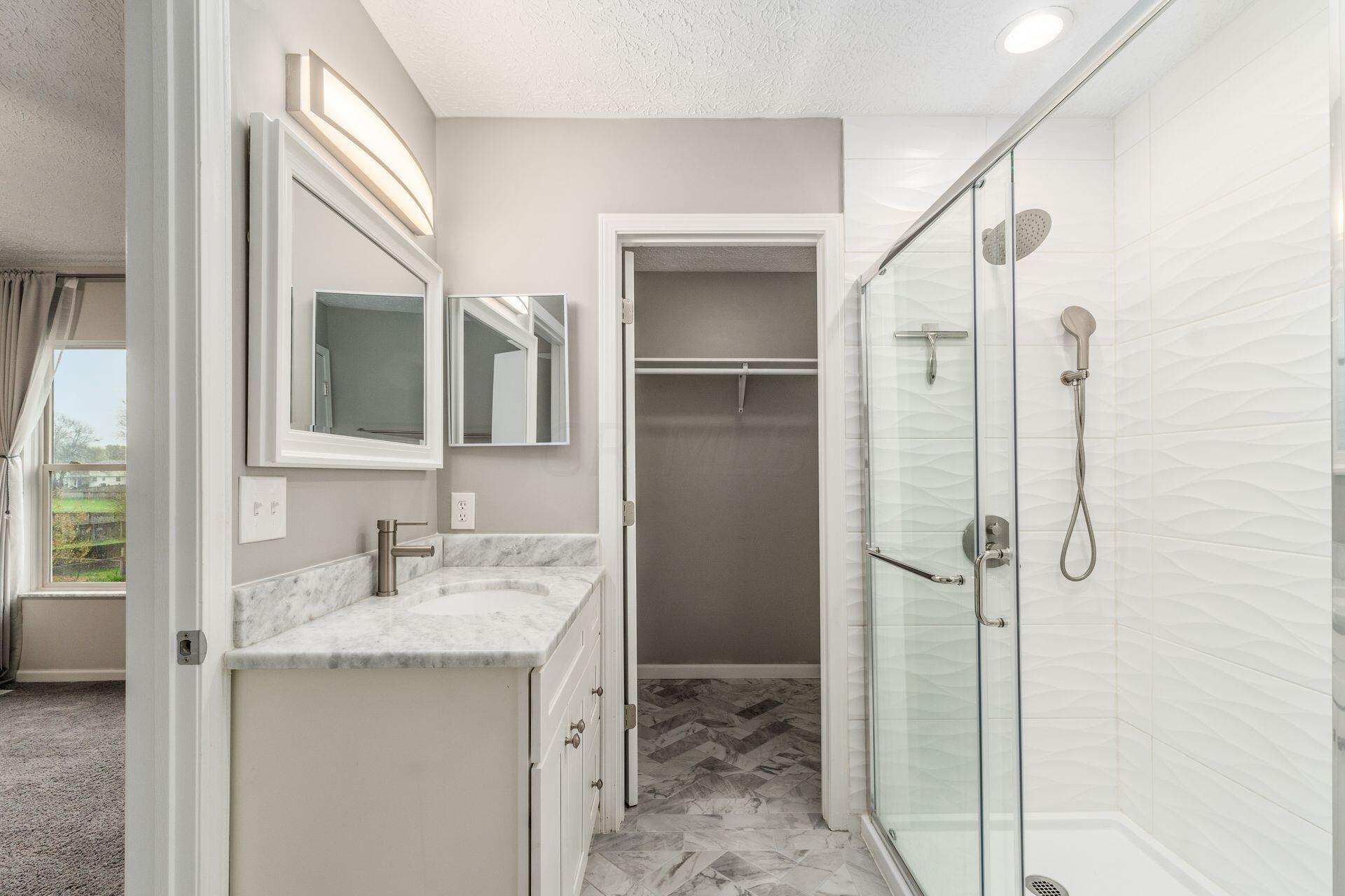 4042 Walnut Crossing Drive