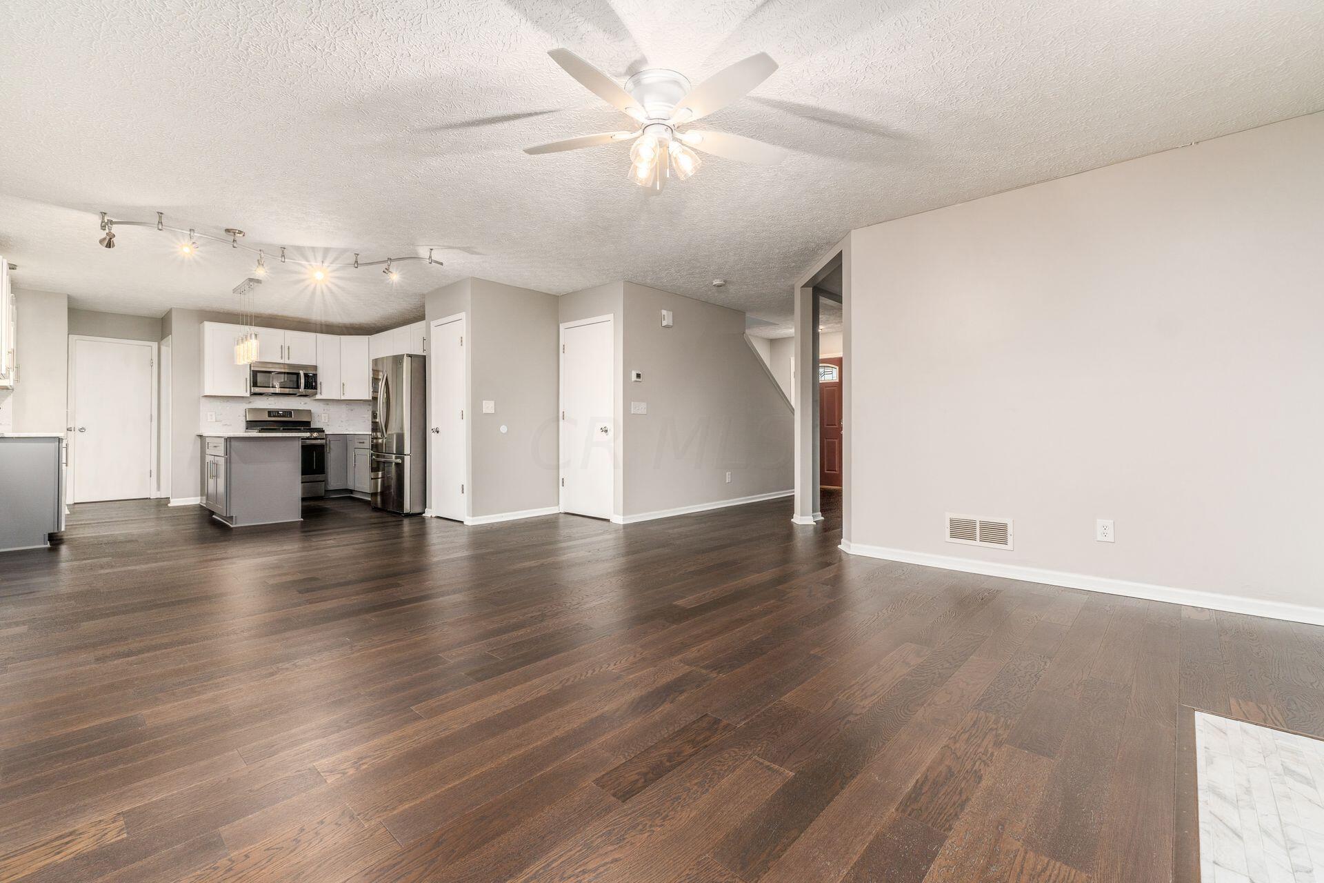 4042 Walnut Crossing Drive