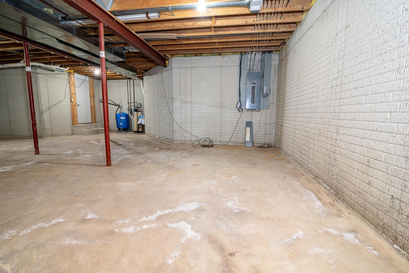 1100 W Jefferson Kiousville Road SE