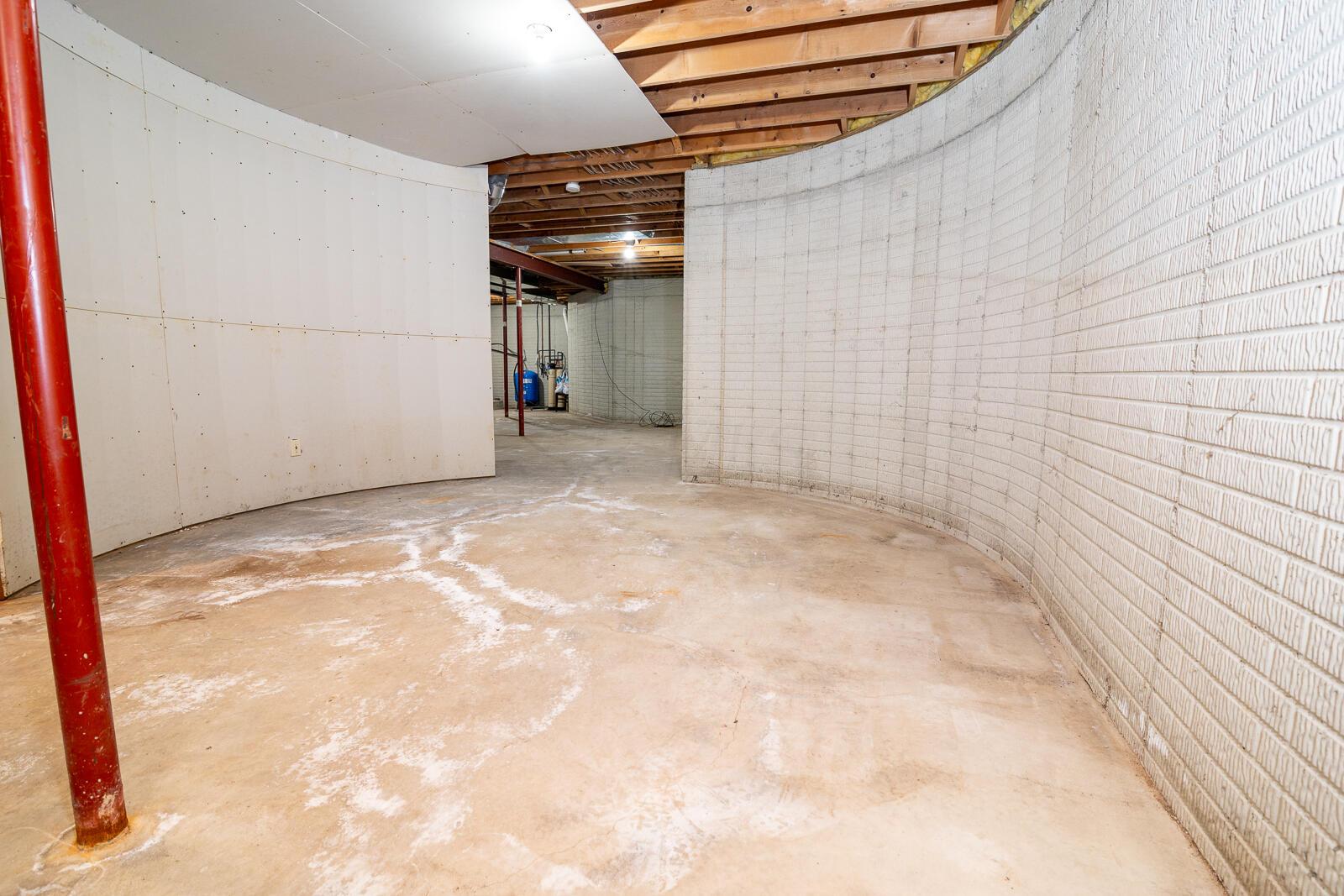 1100 W Jefferson Kiousville Road SE