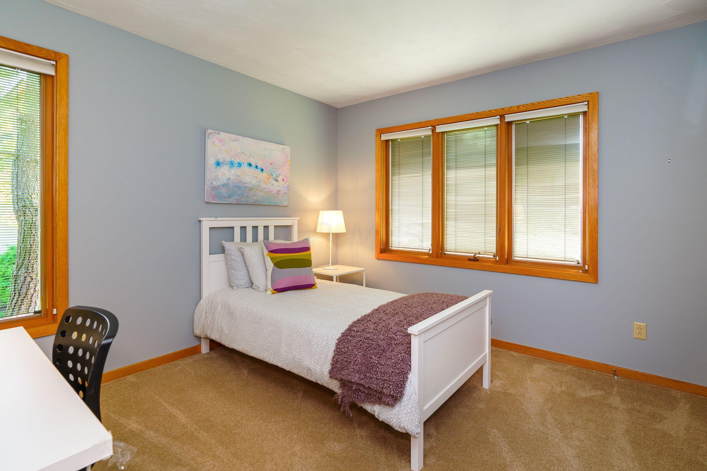 4905 Pleasant Valley Drive