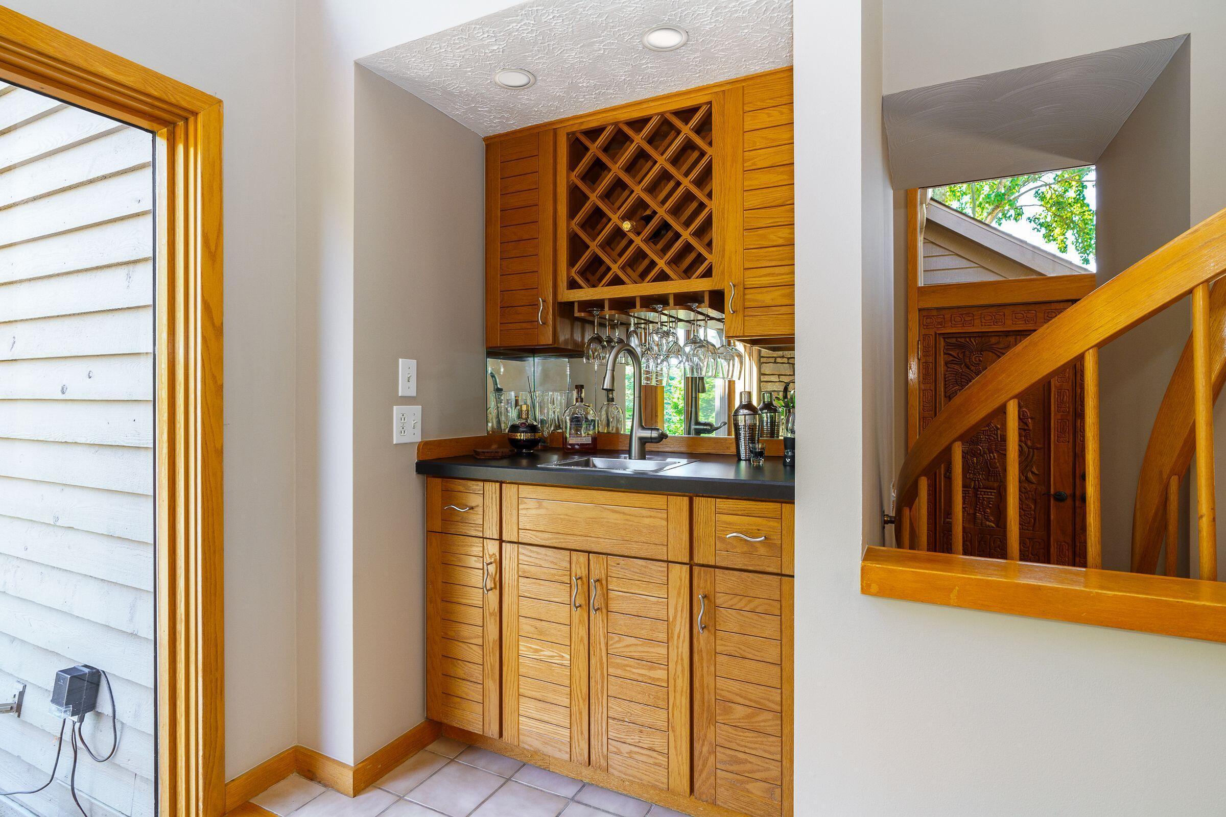 4905 Pleasant Valley Drive